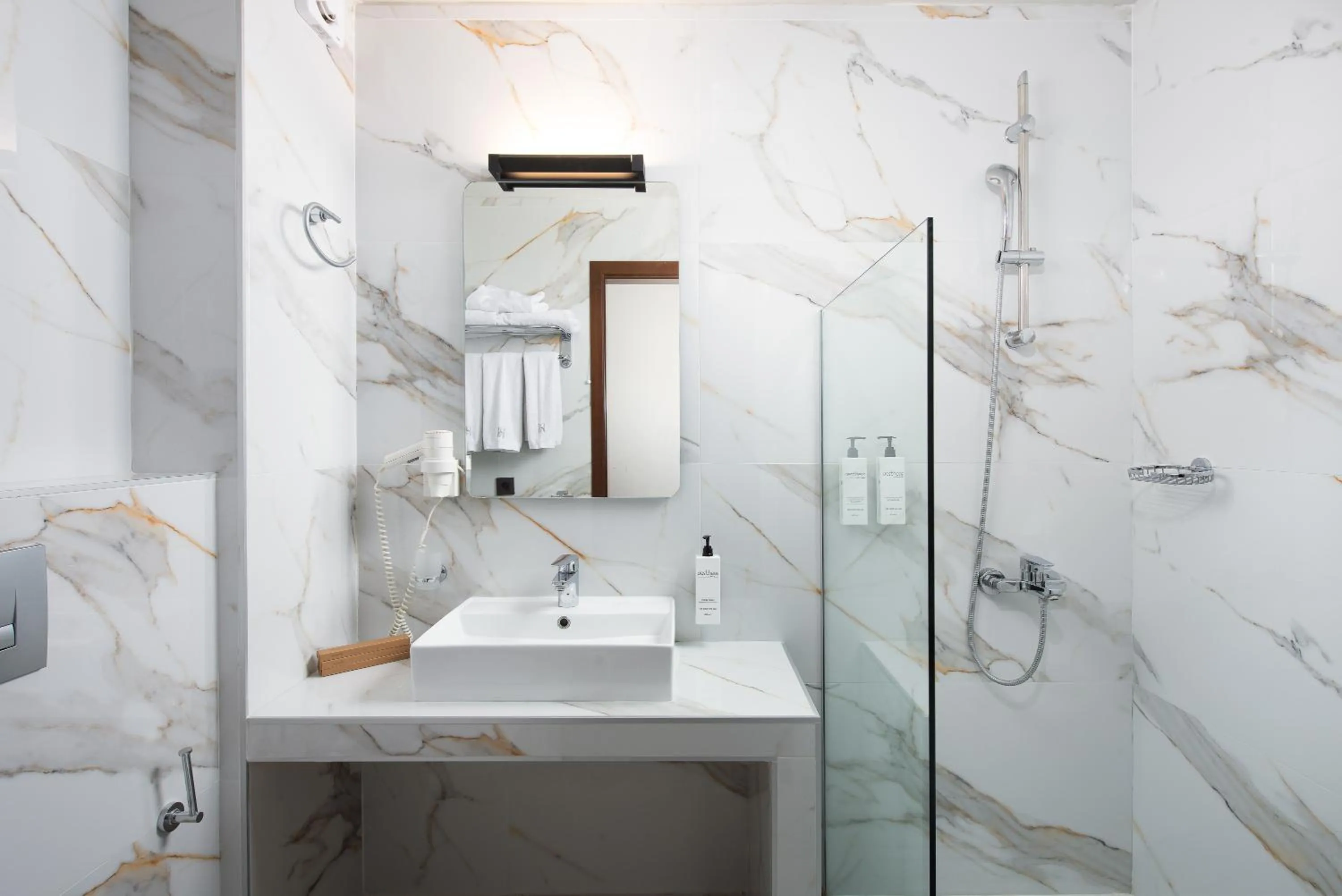 Heaven Hotel Thessaloniki Airport