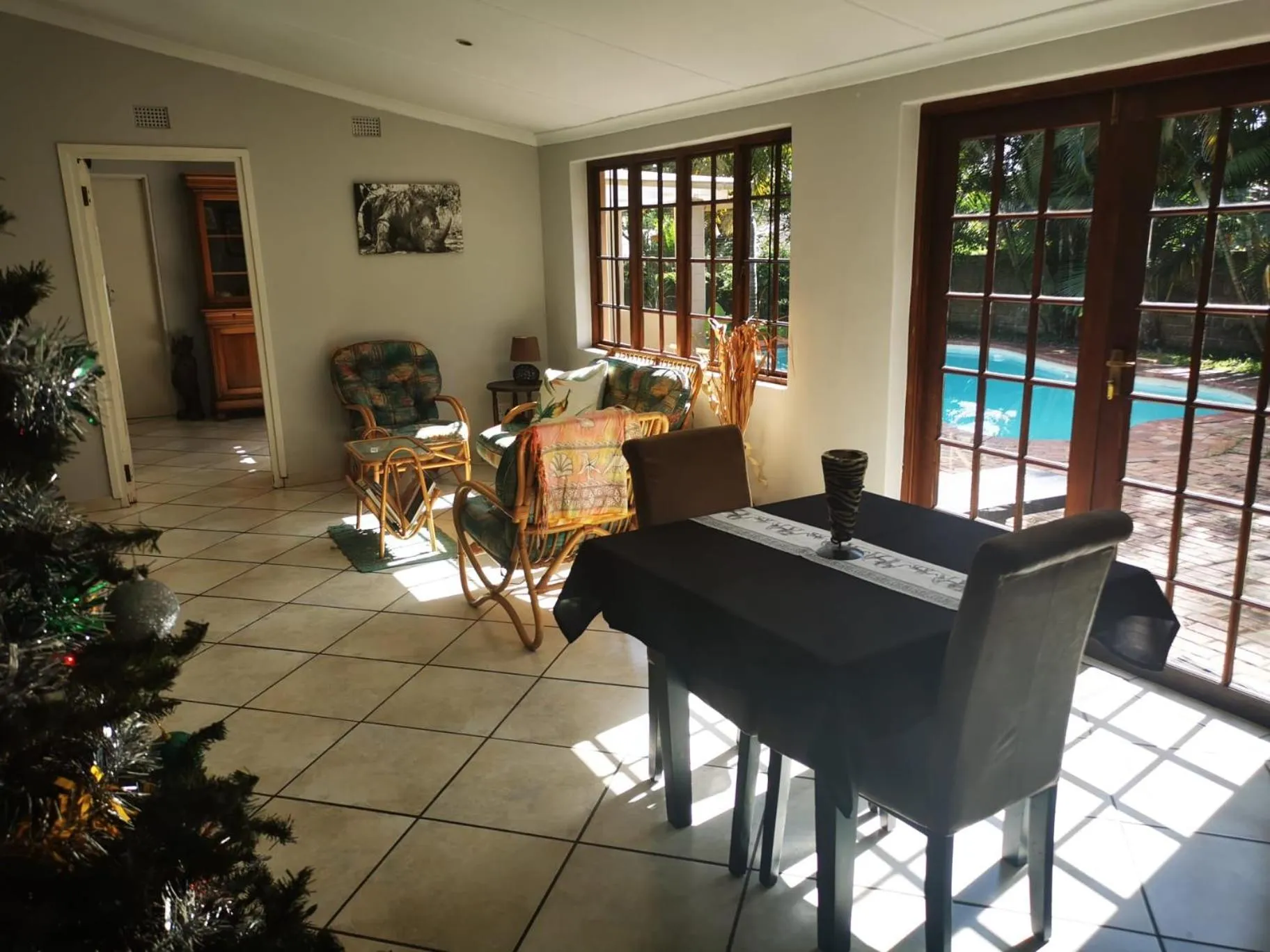 Dining area in Parkers Cottages