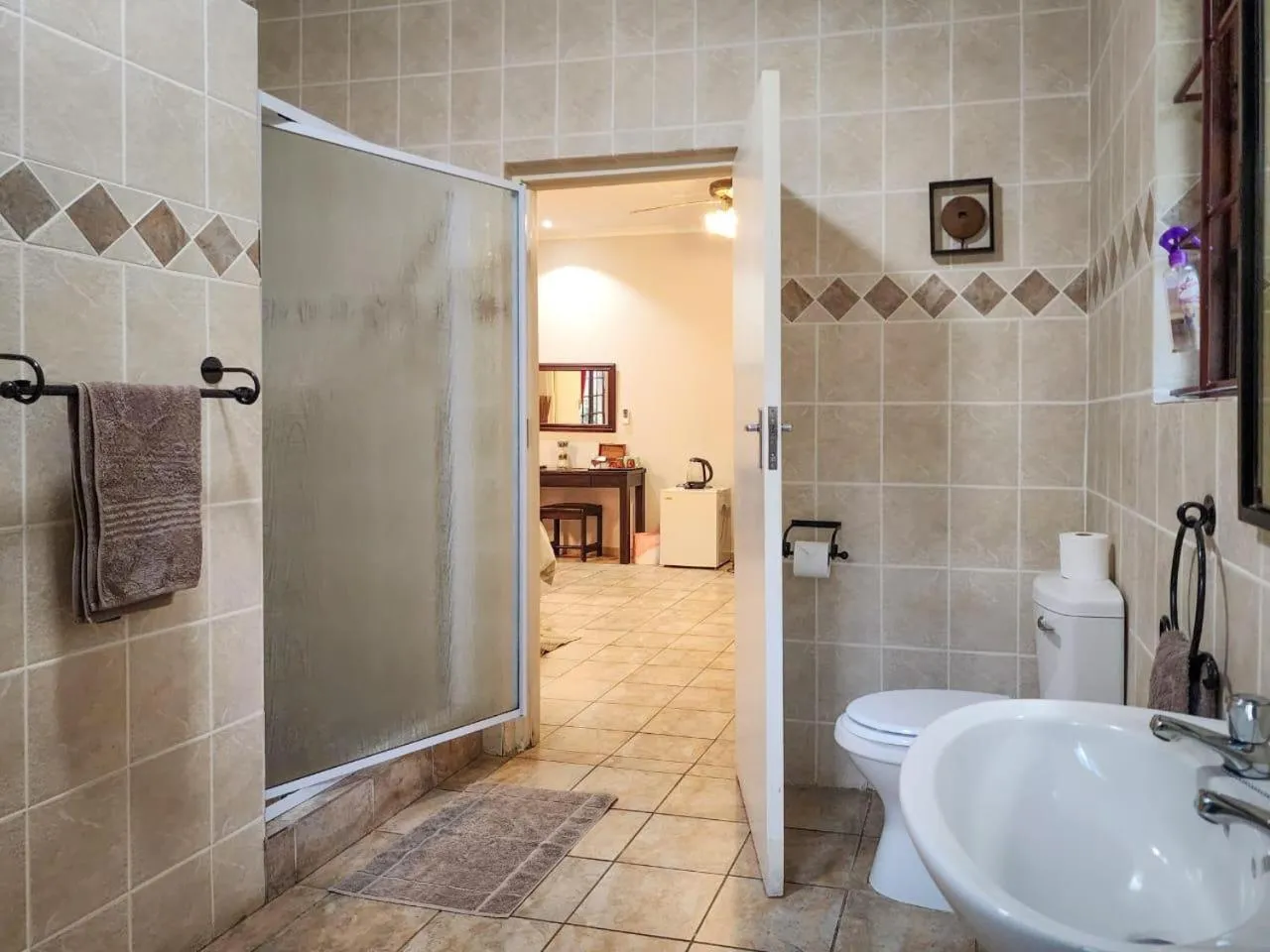 Bathroom in Parkers Cottages
