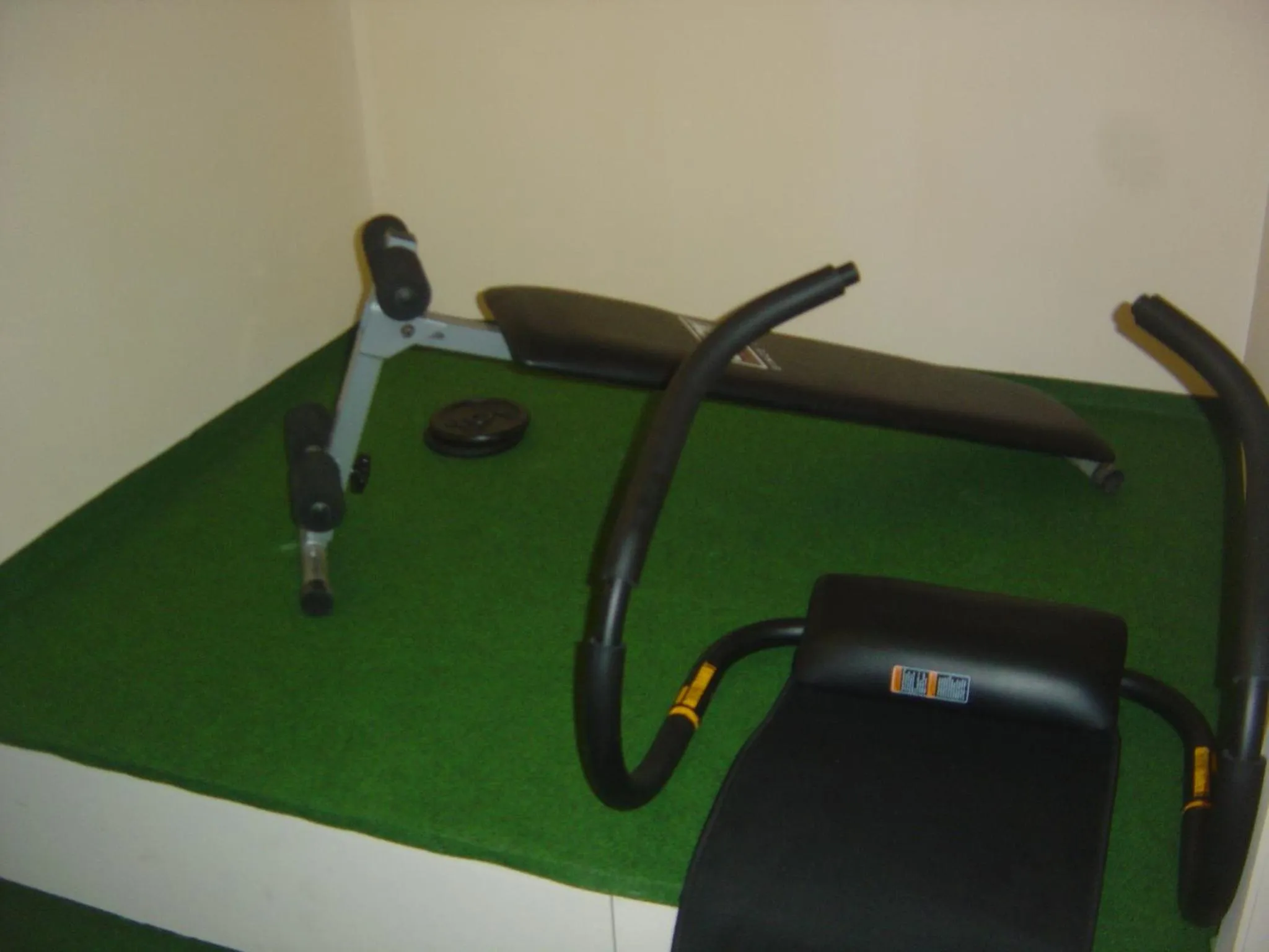 Fitness centre/facilities in Logis Hôtel Les 3B