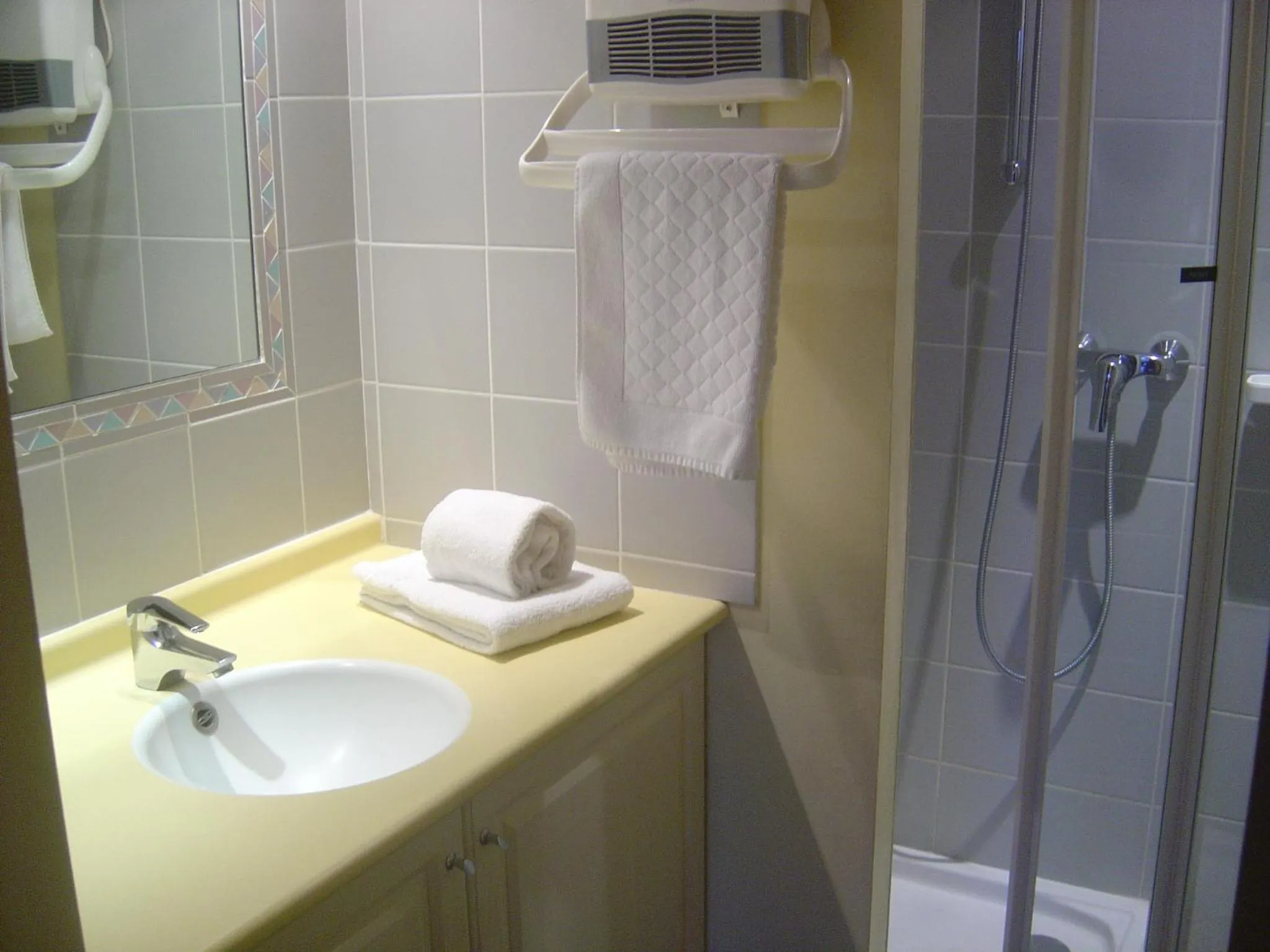 Bathroom in Logis Hôtel Les 3B