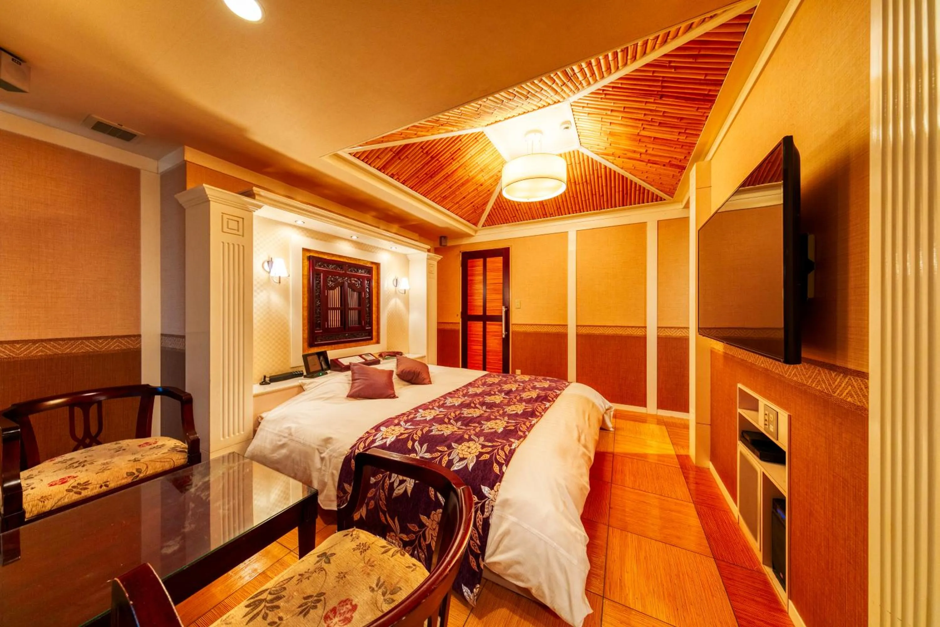 Bed in Hotel Lotus Otsu (Adult Only)