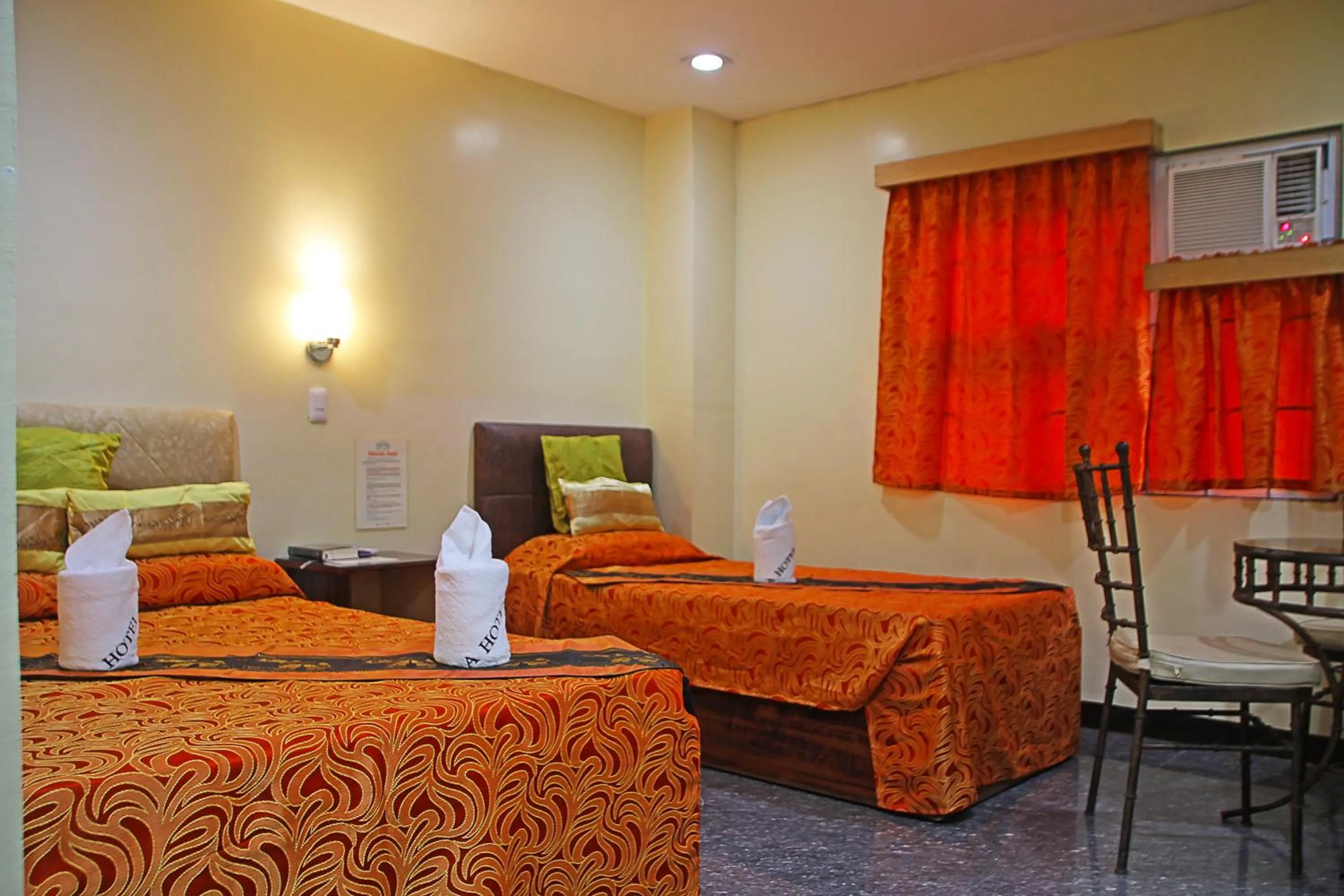 Bedroom, Bed in Fj Manila Hotel