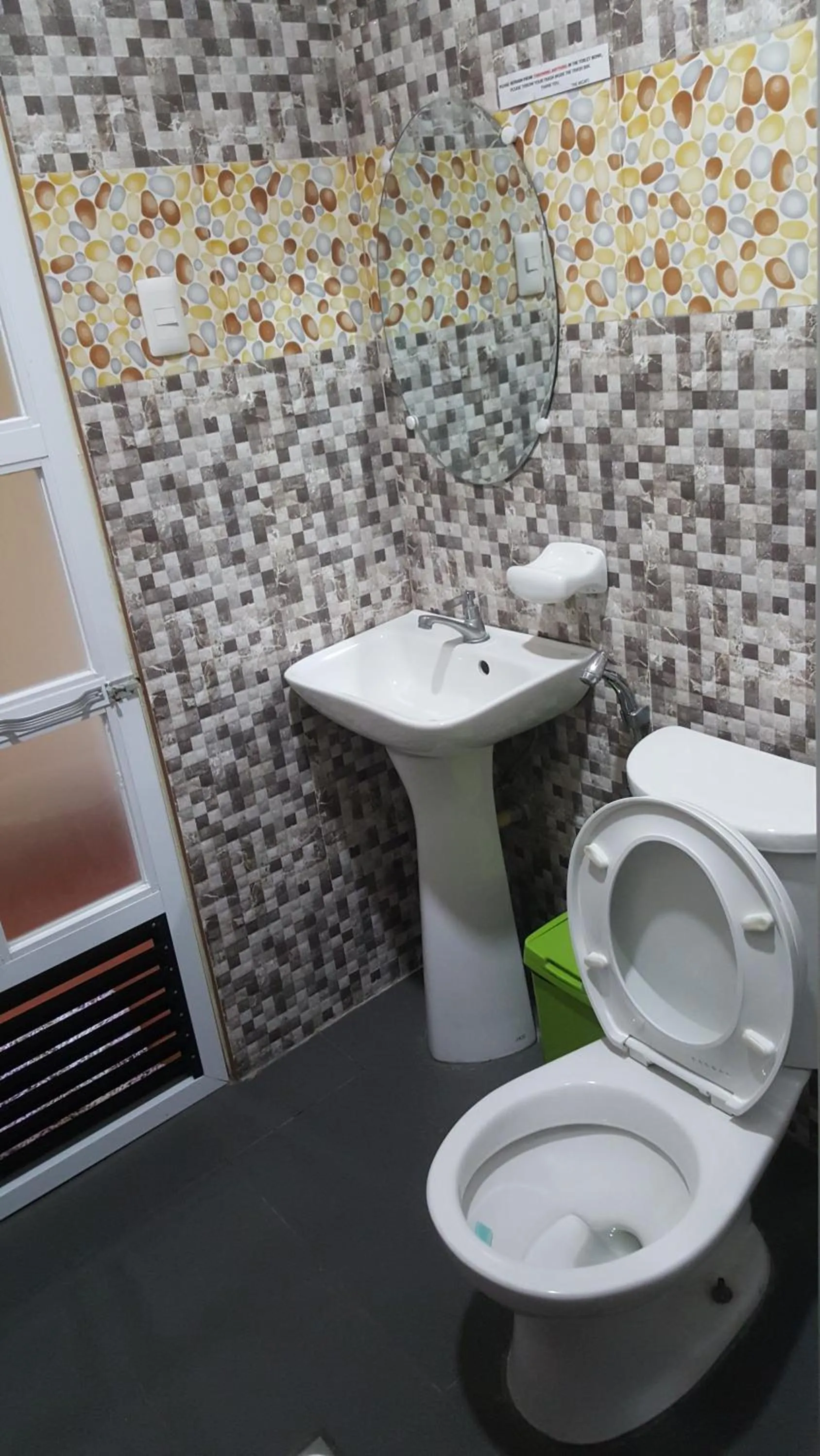 Bathroom in Fj Manila Hotel