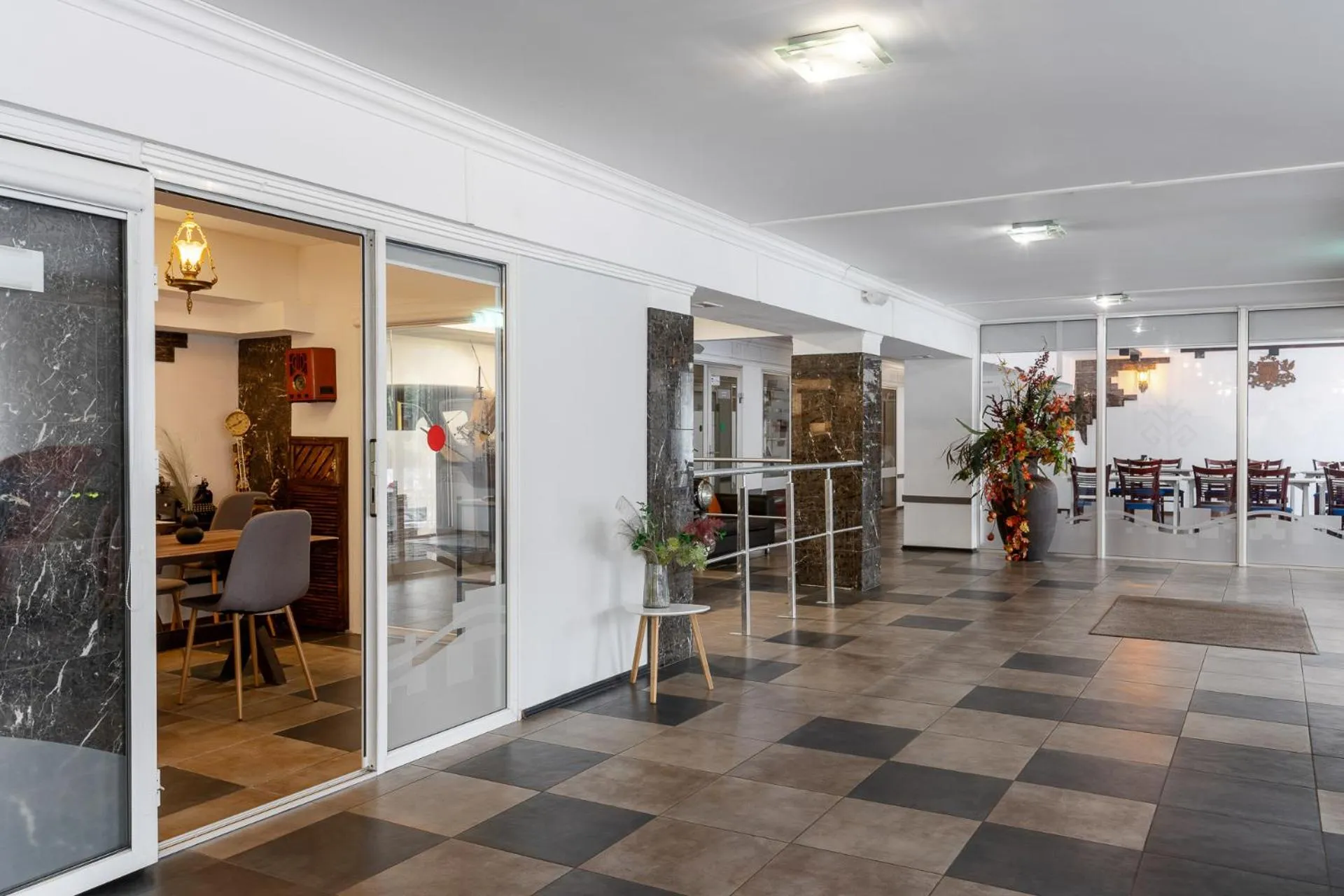 Lobby or reception in Apart Hotel Tomo FREE PARKING