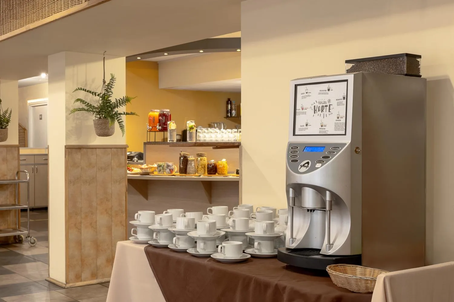 Breakfast in Apart Hotel Tomo FREE PARKING