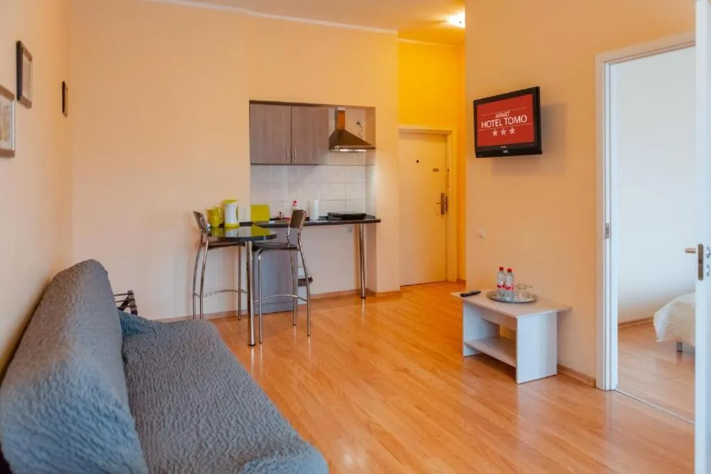 Seating area in Apart Hotel Tomo FREE PARKING