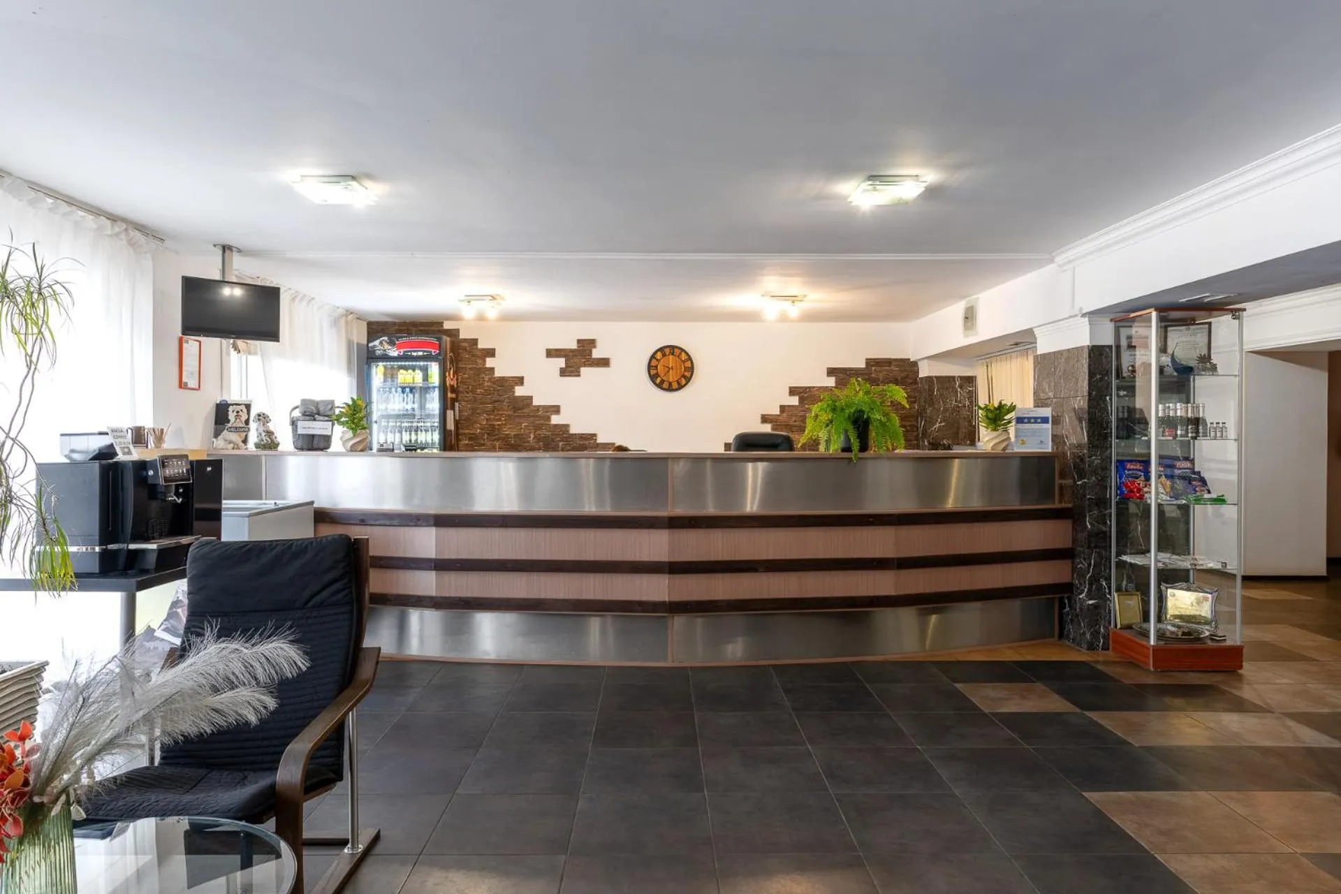 Lobby or reception in Apart Hotel Tomo FREE PARKING
