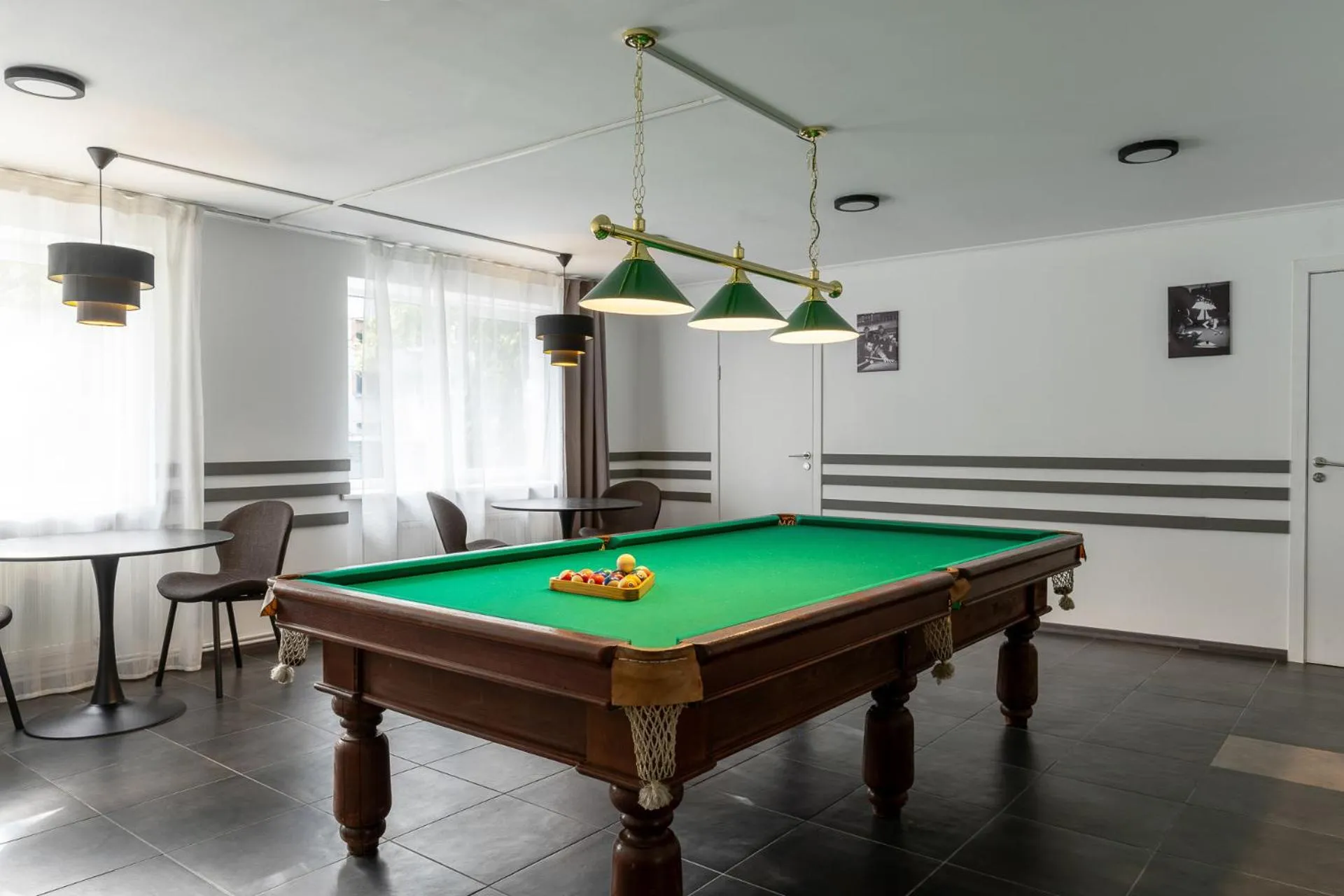 Billiard in Apart Hotel Tomo FREE PARKING