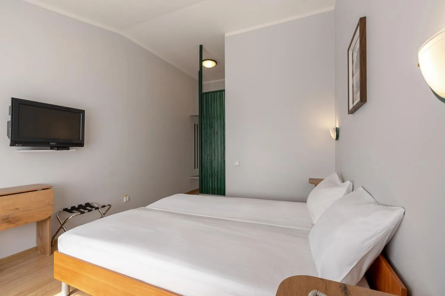 Bed in Apart Hotel Tomo FREE PARKING