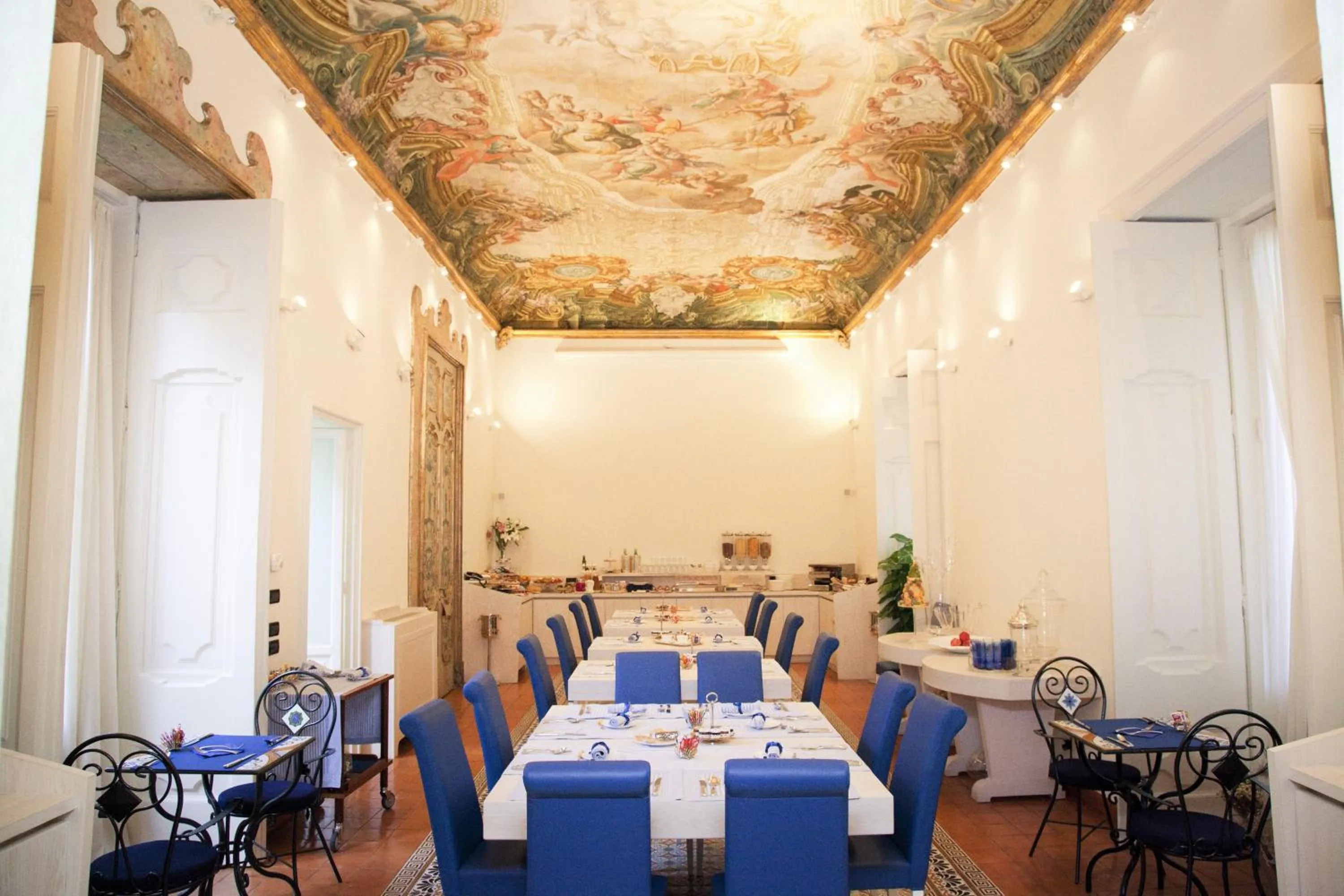 Meeting/conference room in Maison Tofani