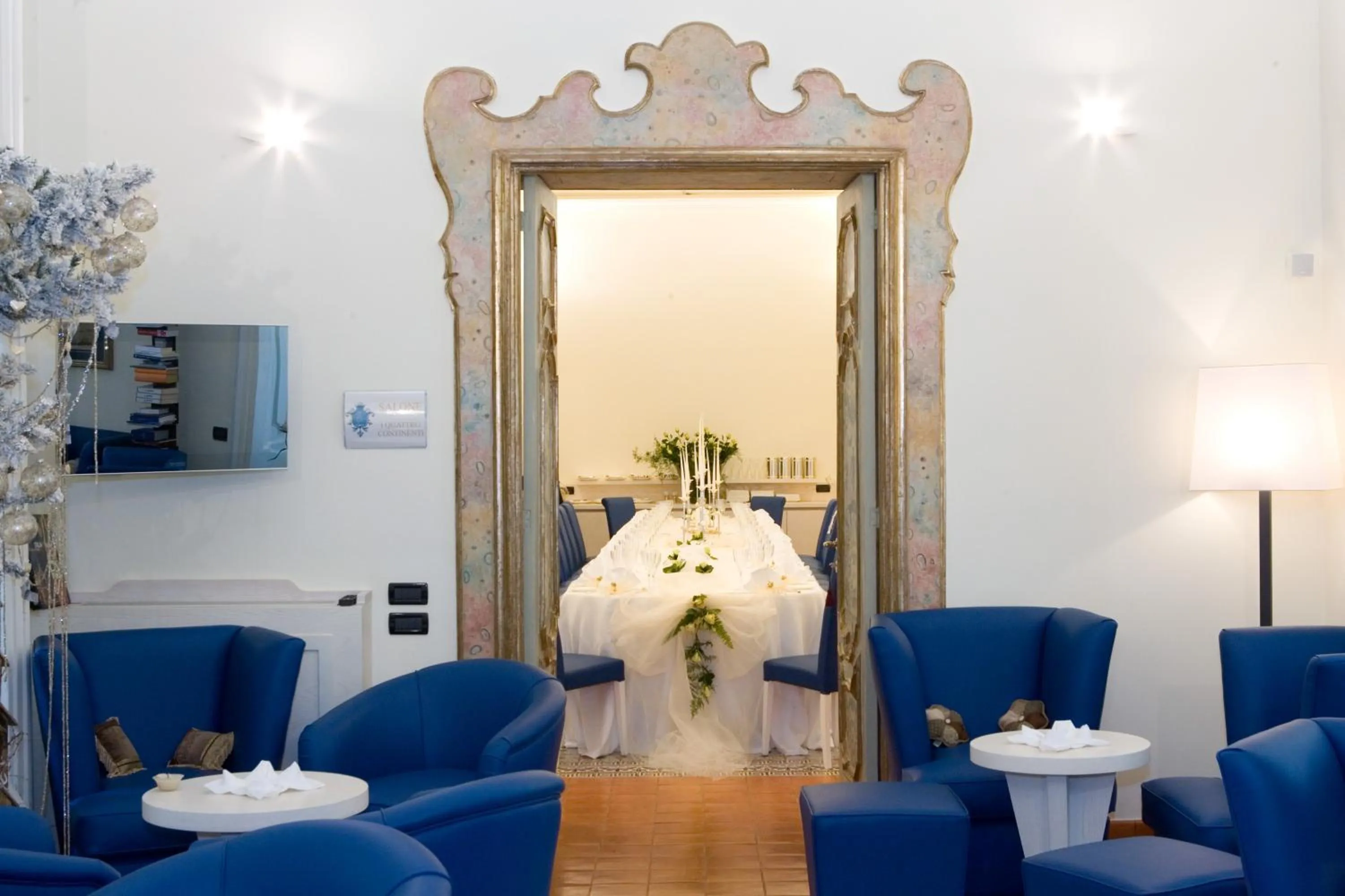 Communal lounge/ TV room in Maison Tofani