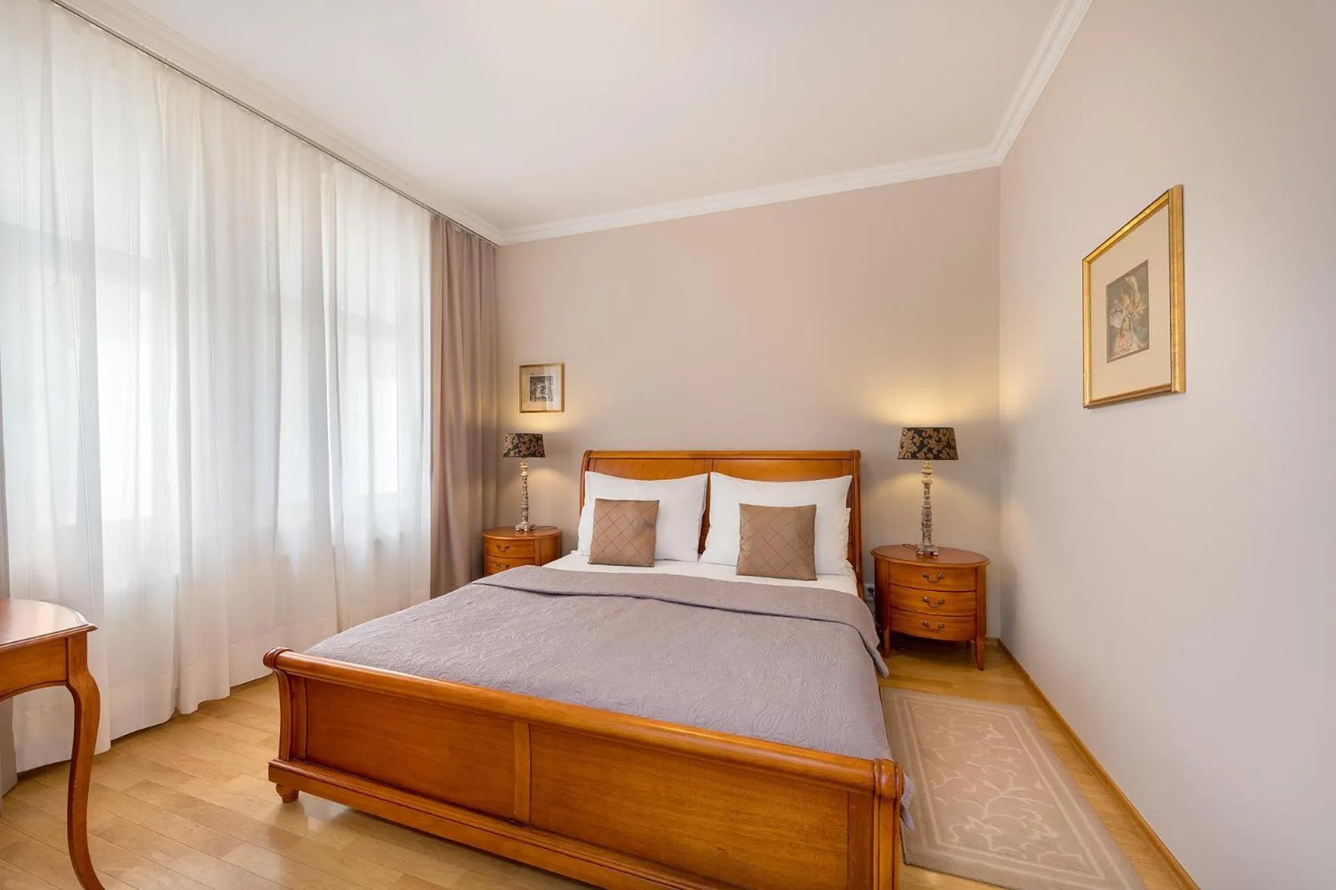 Bedroom, Bed in Hunger Wall Residence