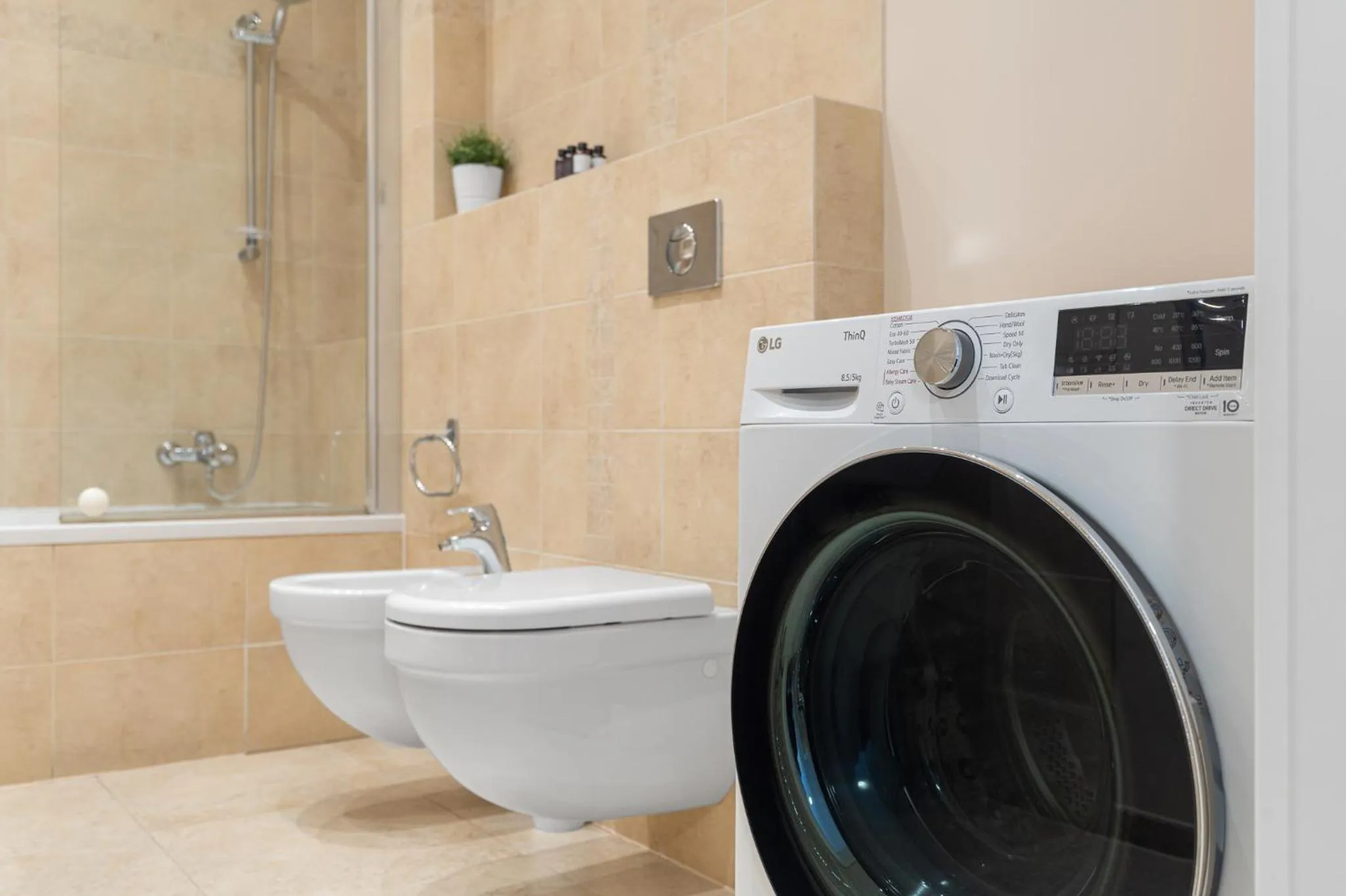Bathroom in Hunger Wall Residence