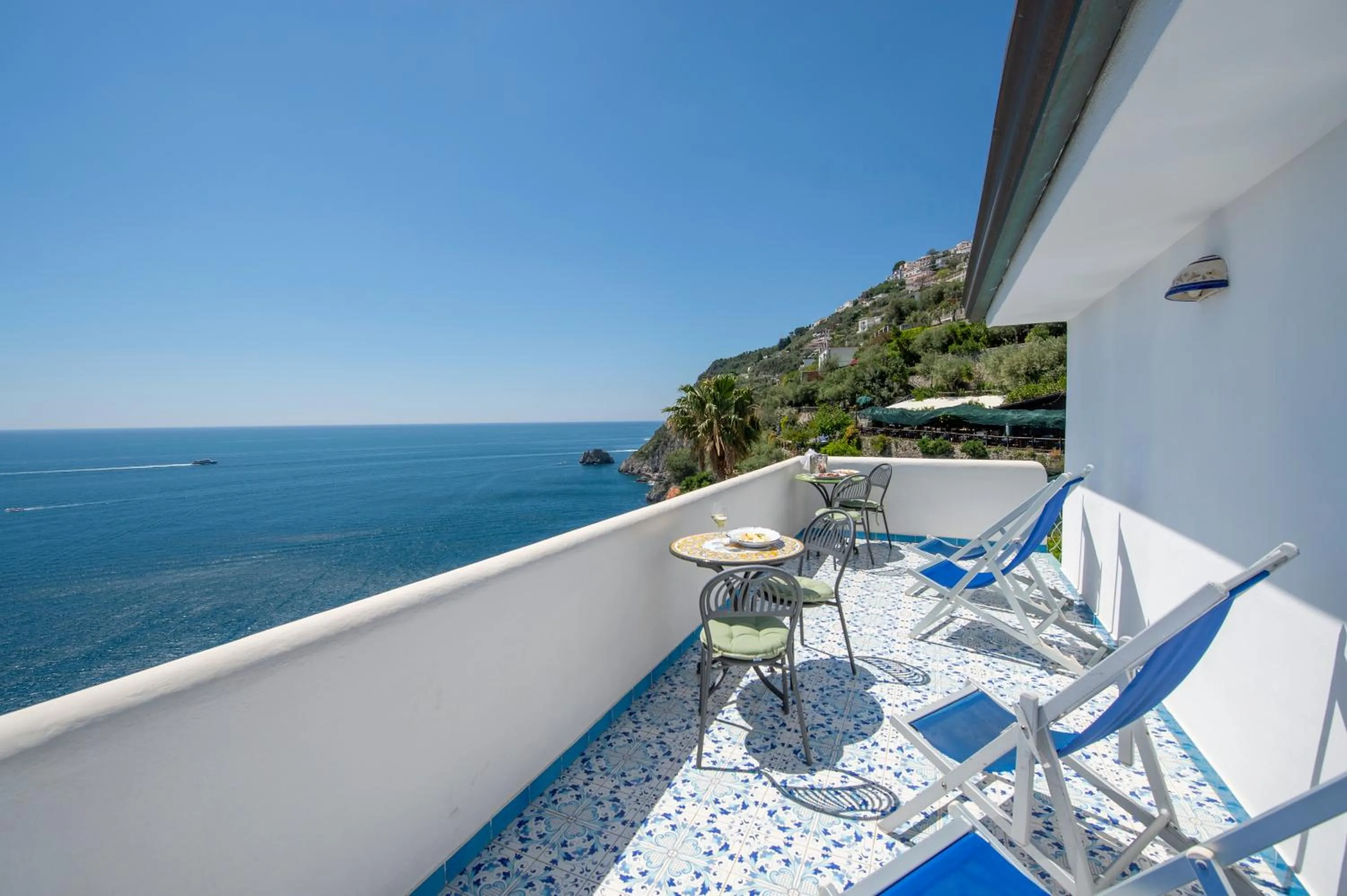 Patio in Hotel Costa Diva