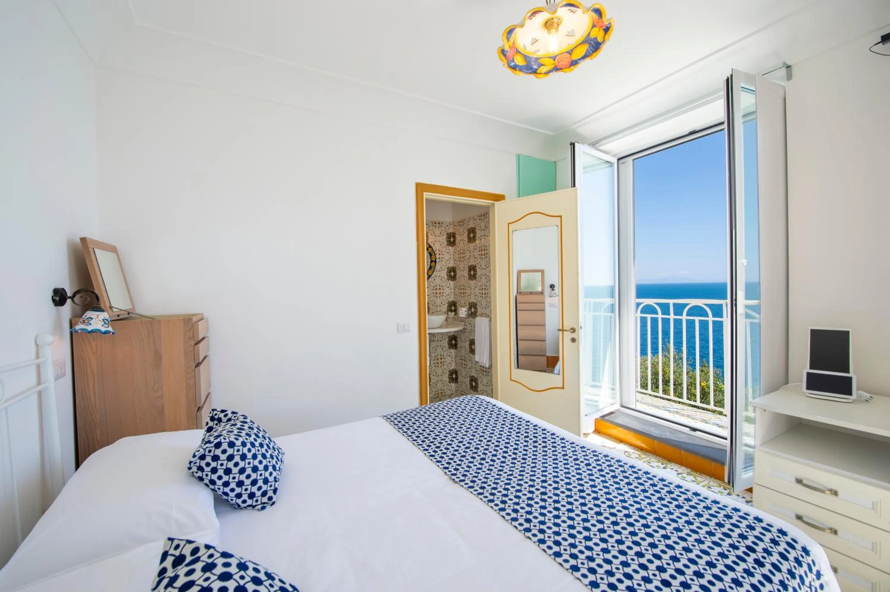 Sea view, Bed in Hotel Costa Diva