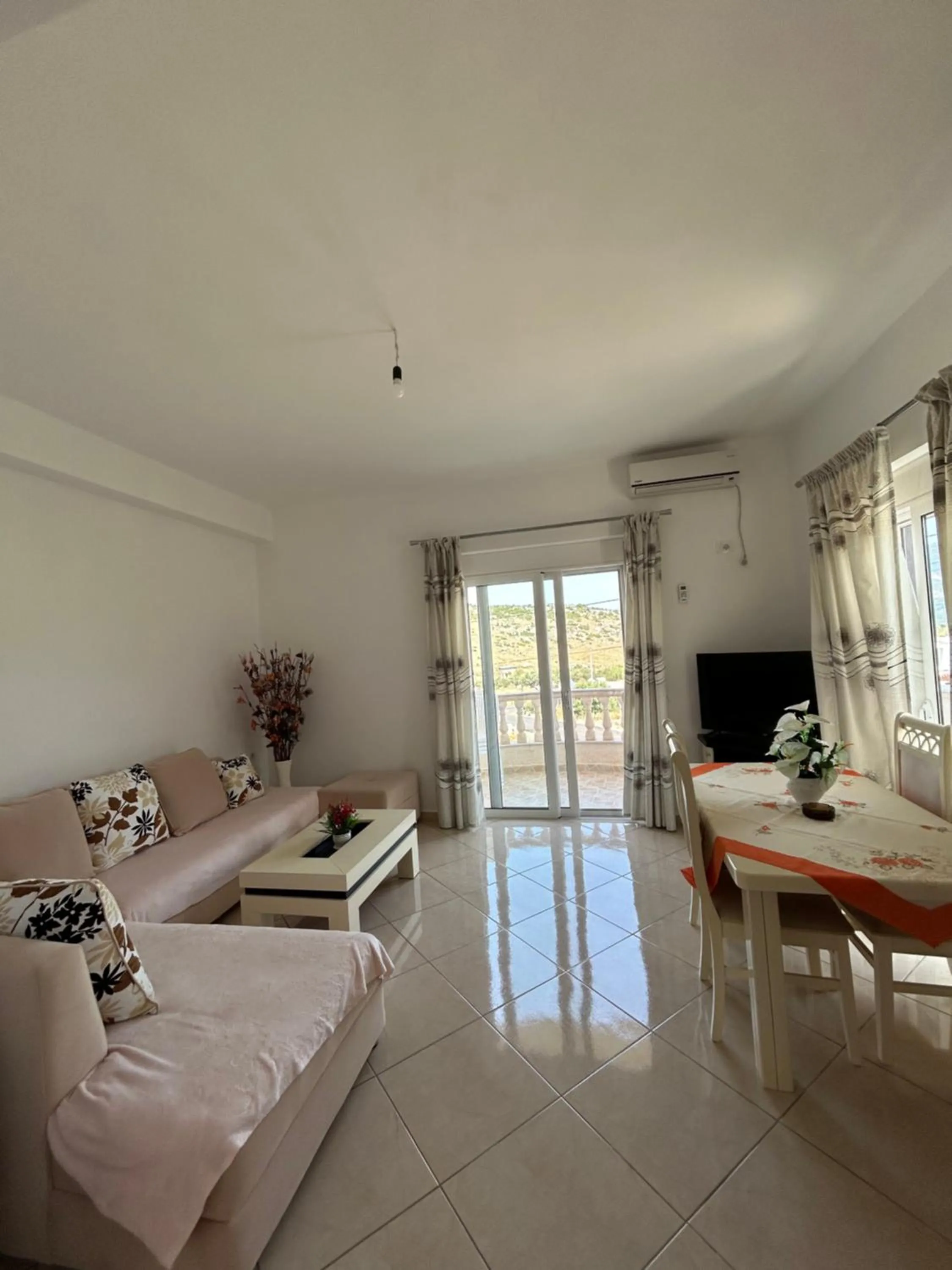 One-Bedroom Apartment in Vila Viktori