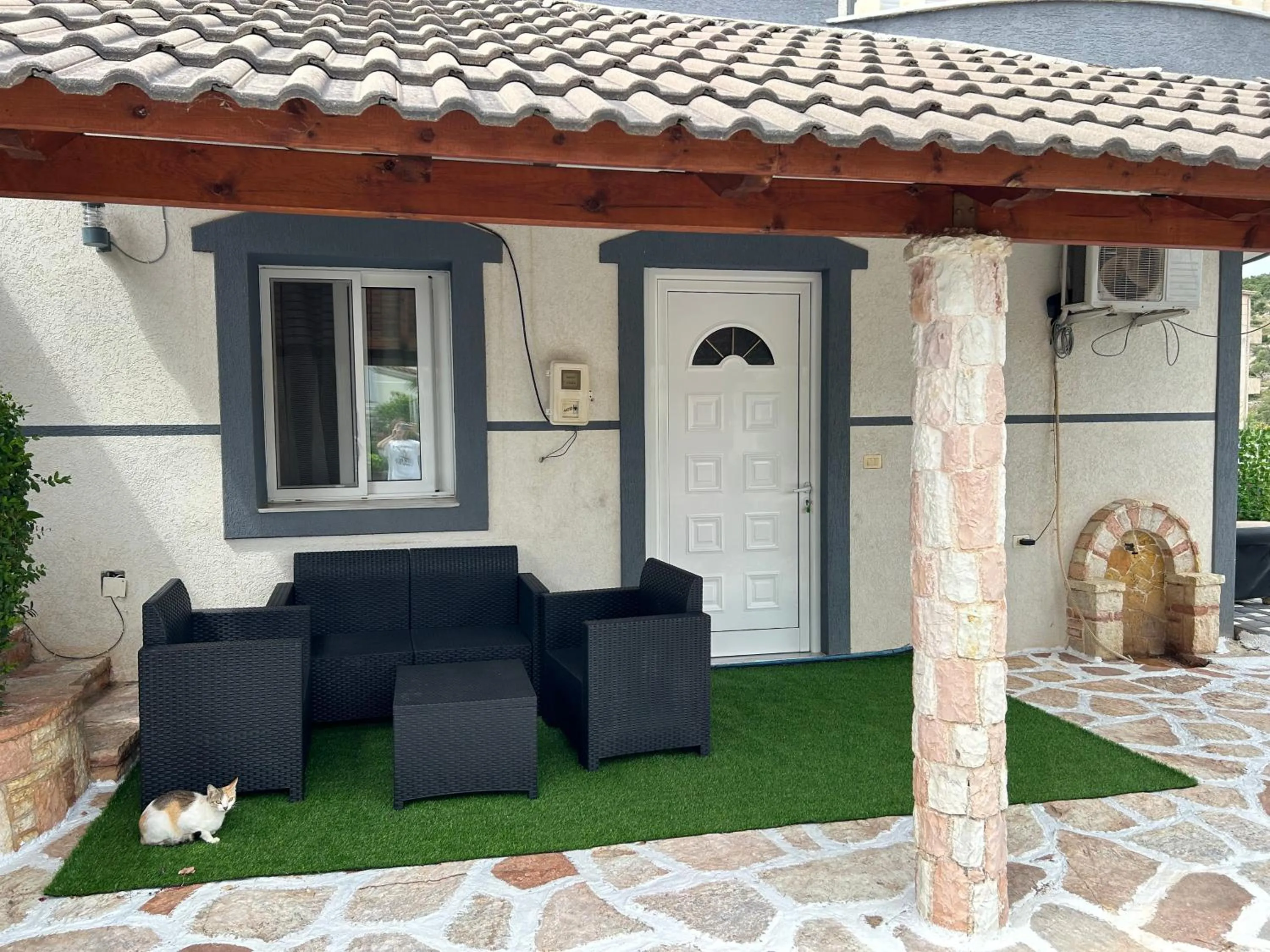 Two-Bedroom Apartment in Vila Viktori