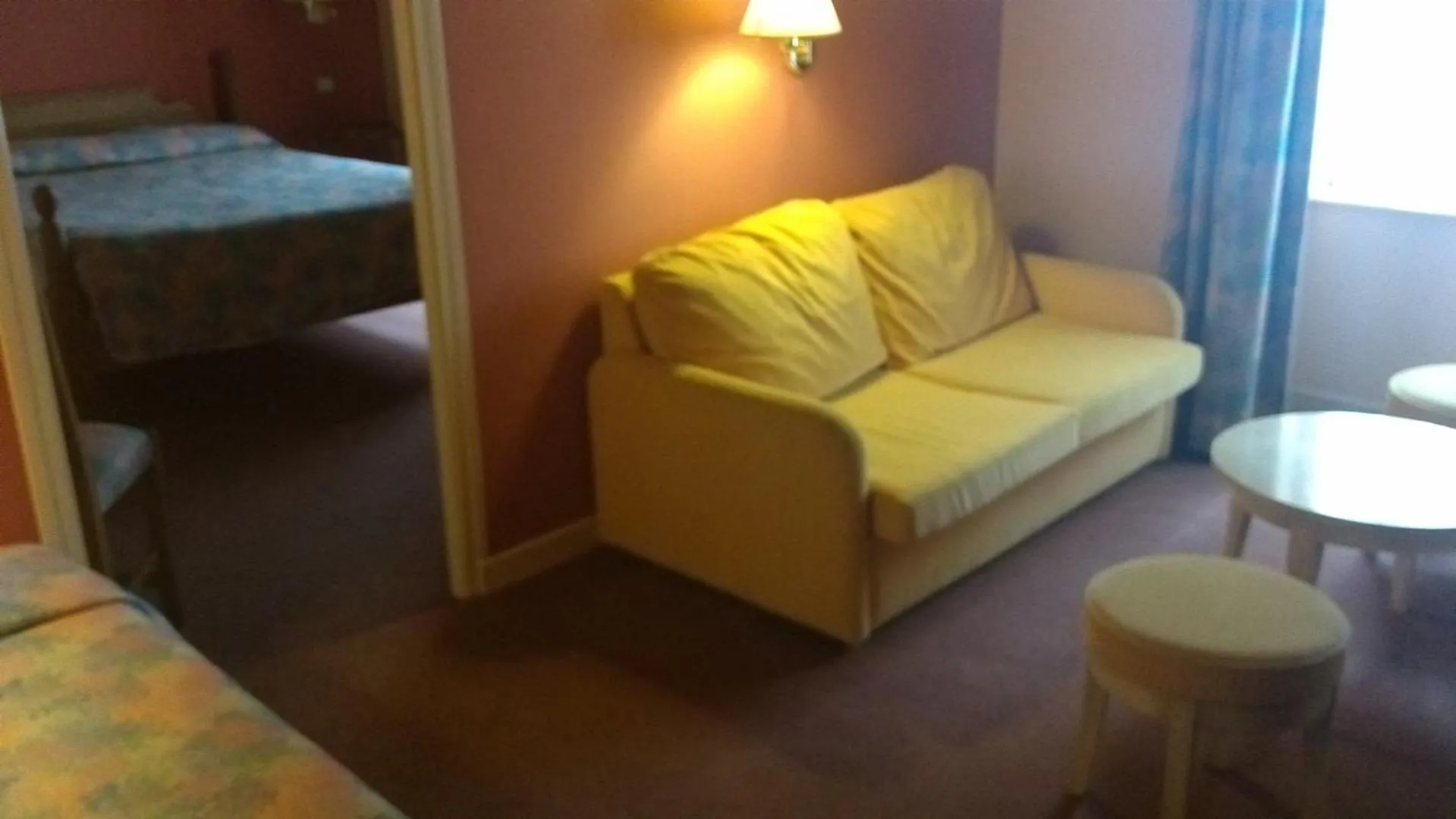 Photo of the whole room, Bed in La Fleur de Lys