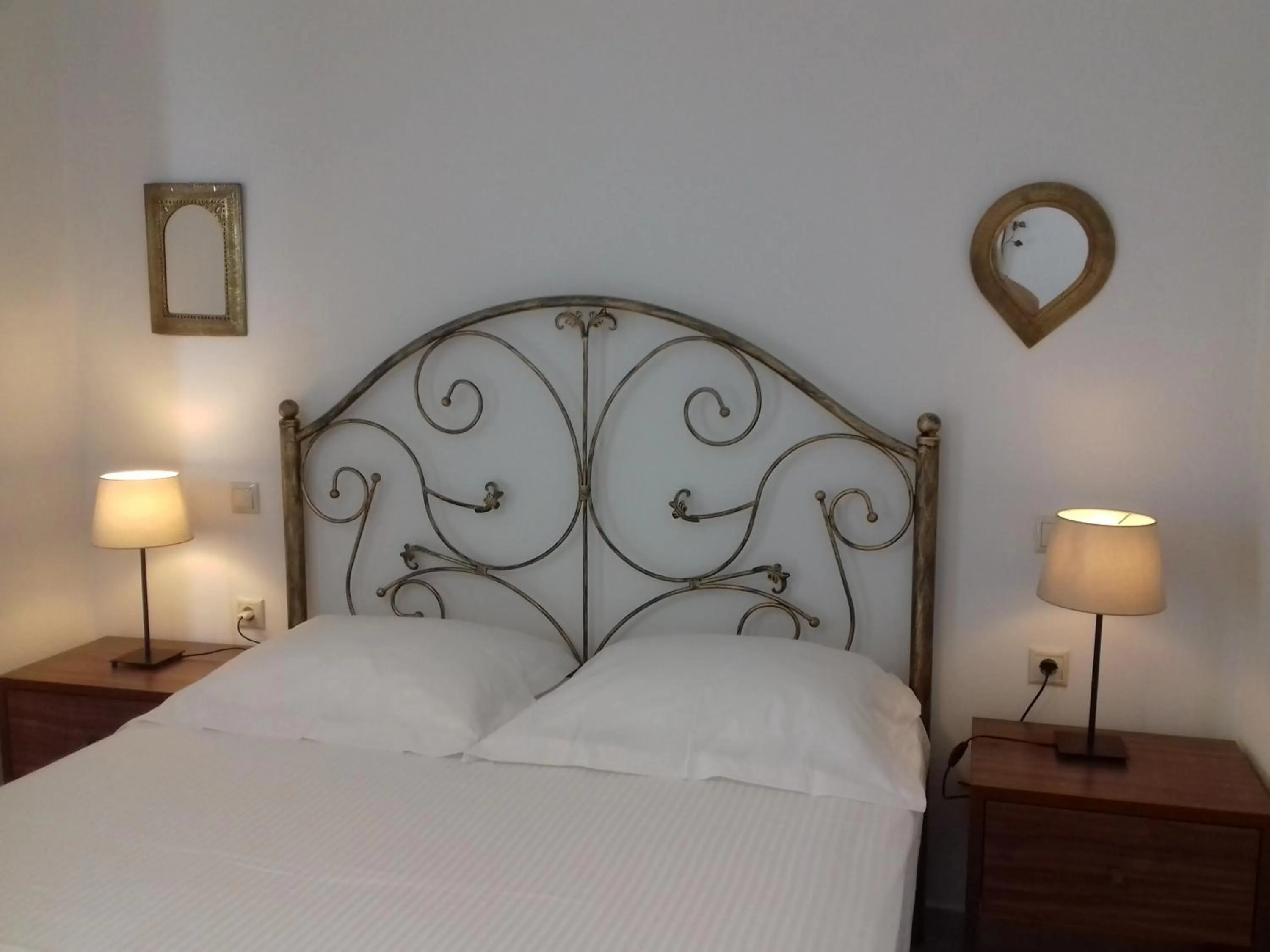 Bed in Aegean Blue Studios