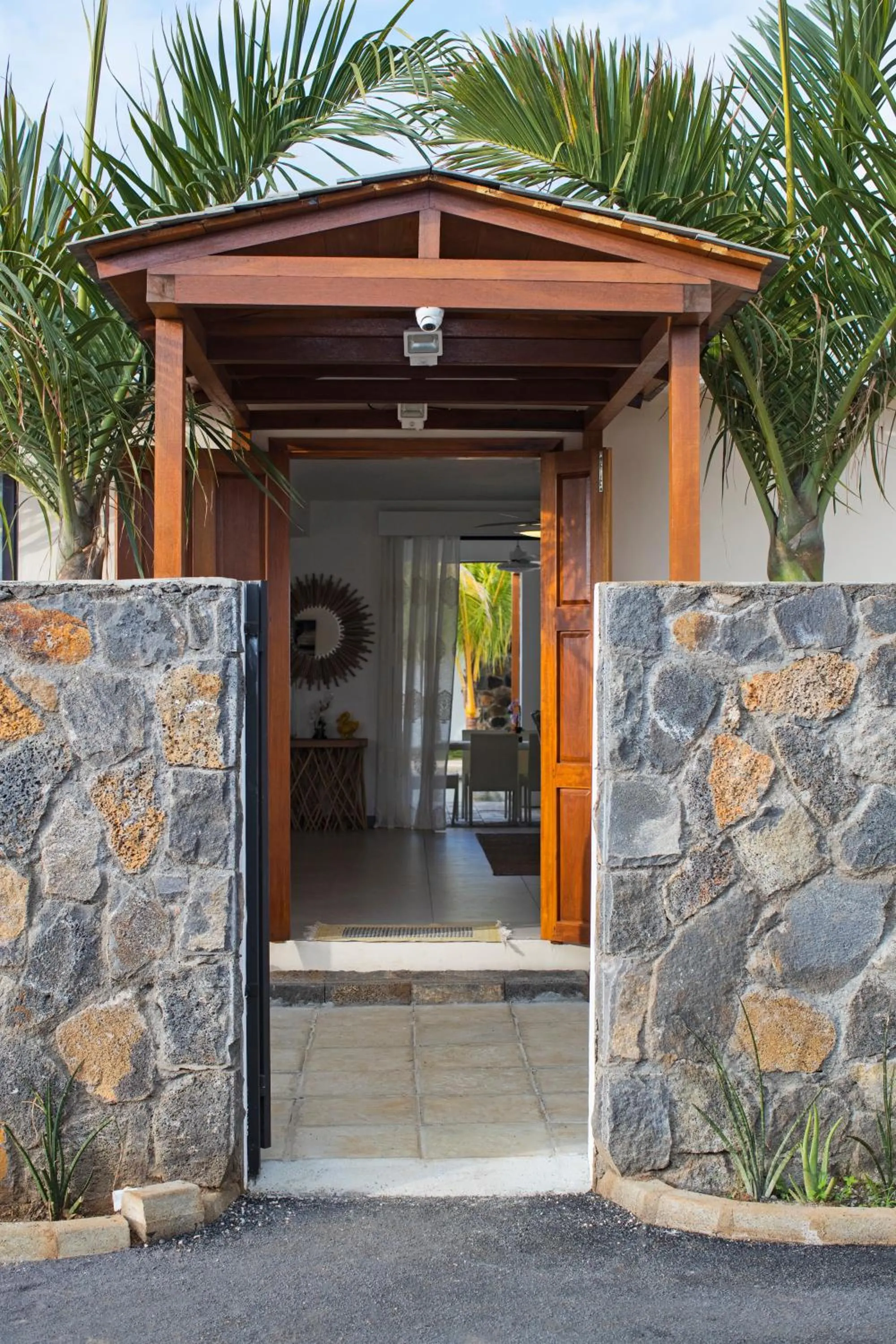 Facade/entrance in Marosalie