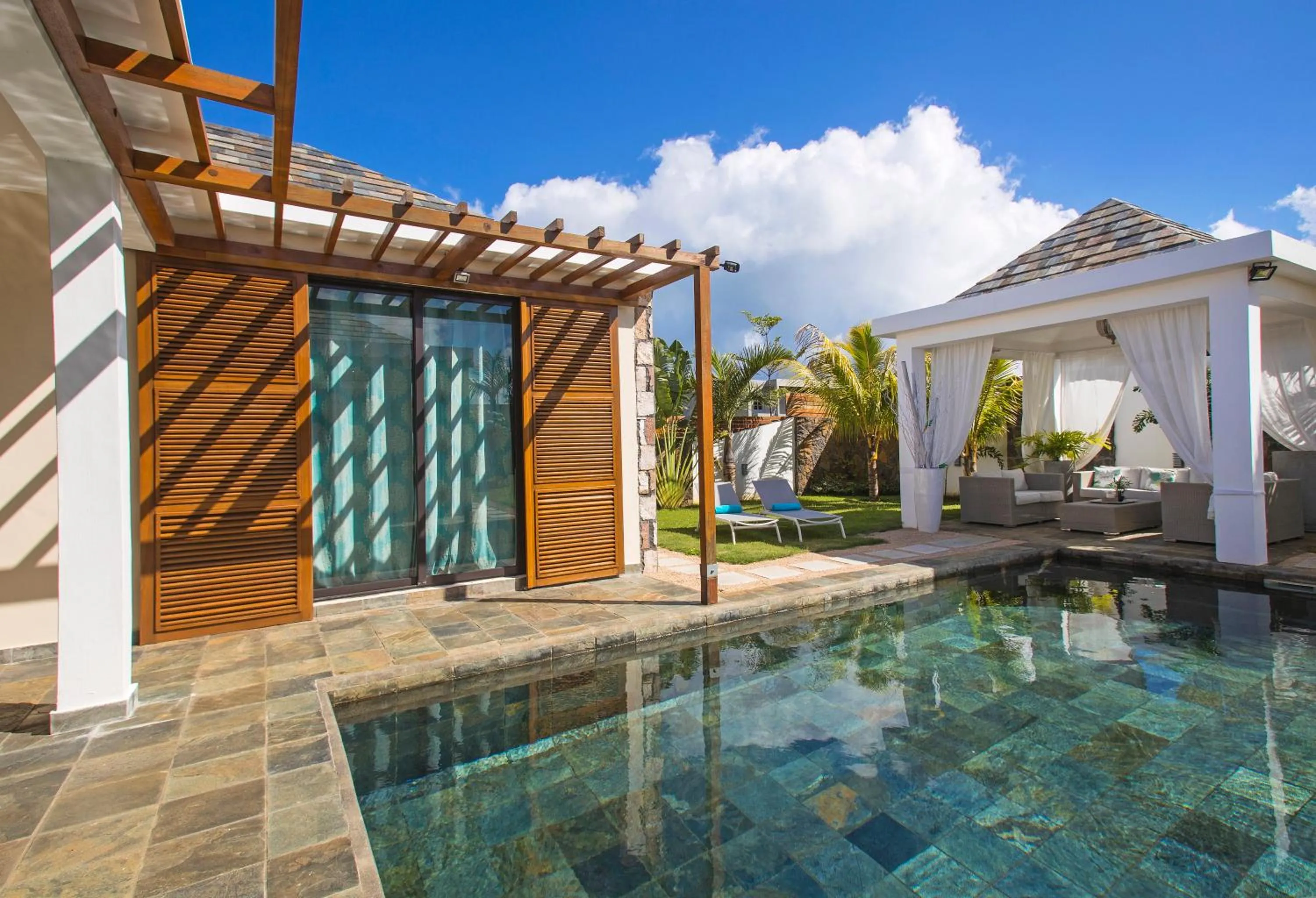 Garden view in Marosalie