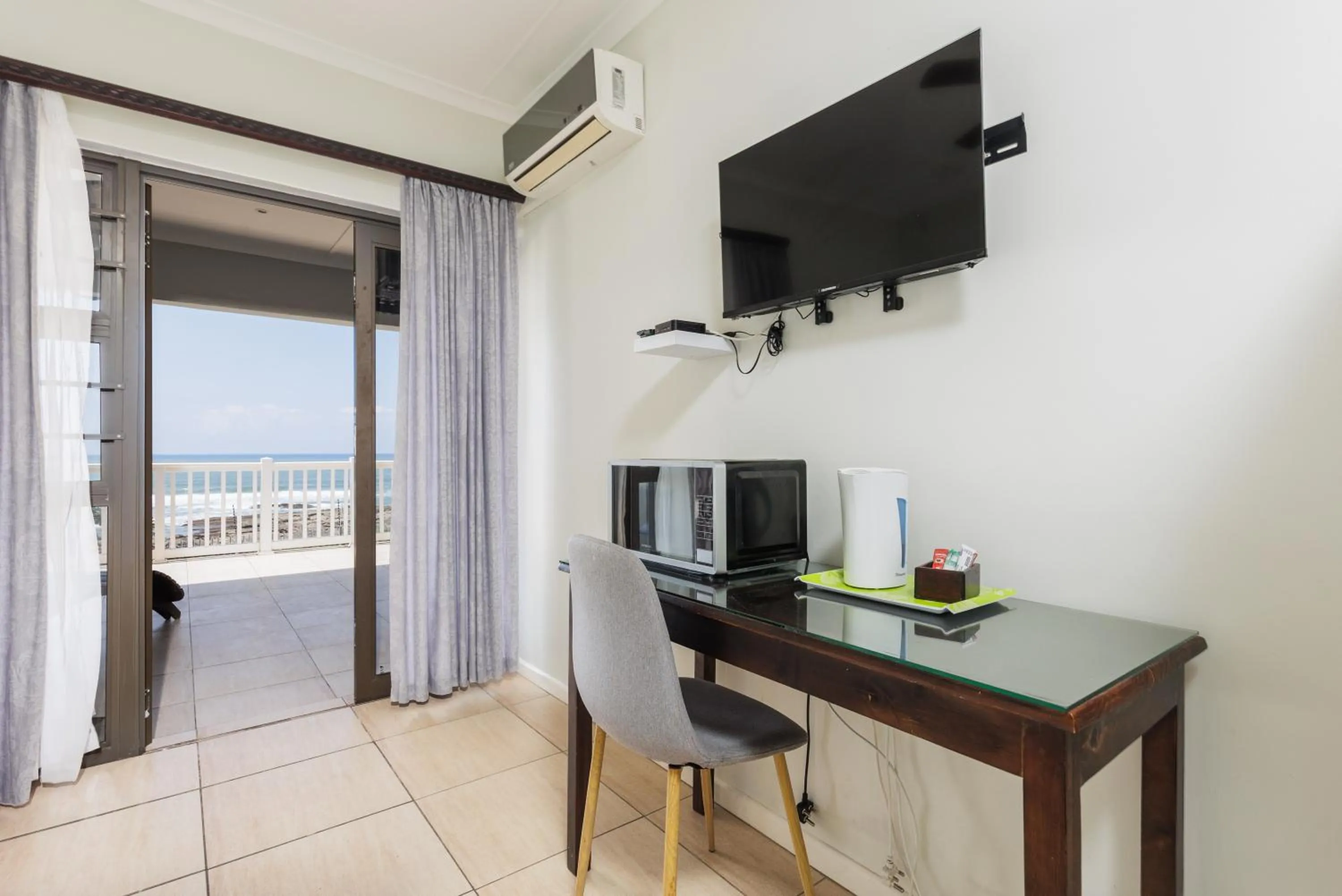 TV and multimedia in My Den Bed and Breakfast Pty Ltd