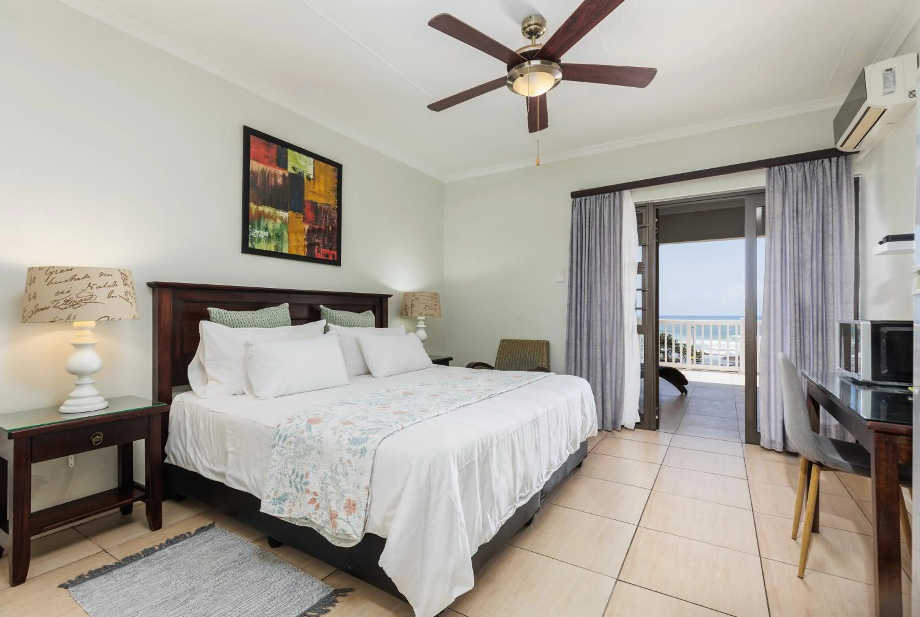 Photo of the whole room, Bed in My Den Bed and Breakfast Pty Ltd