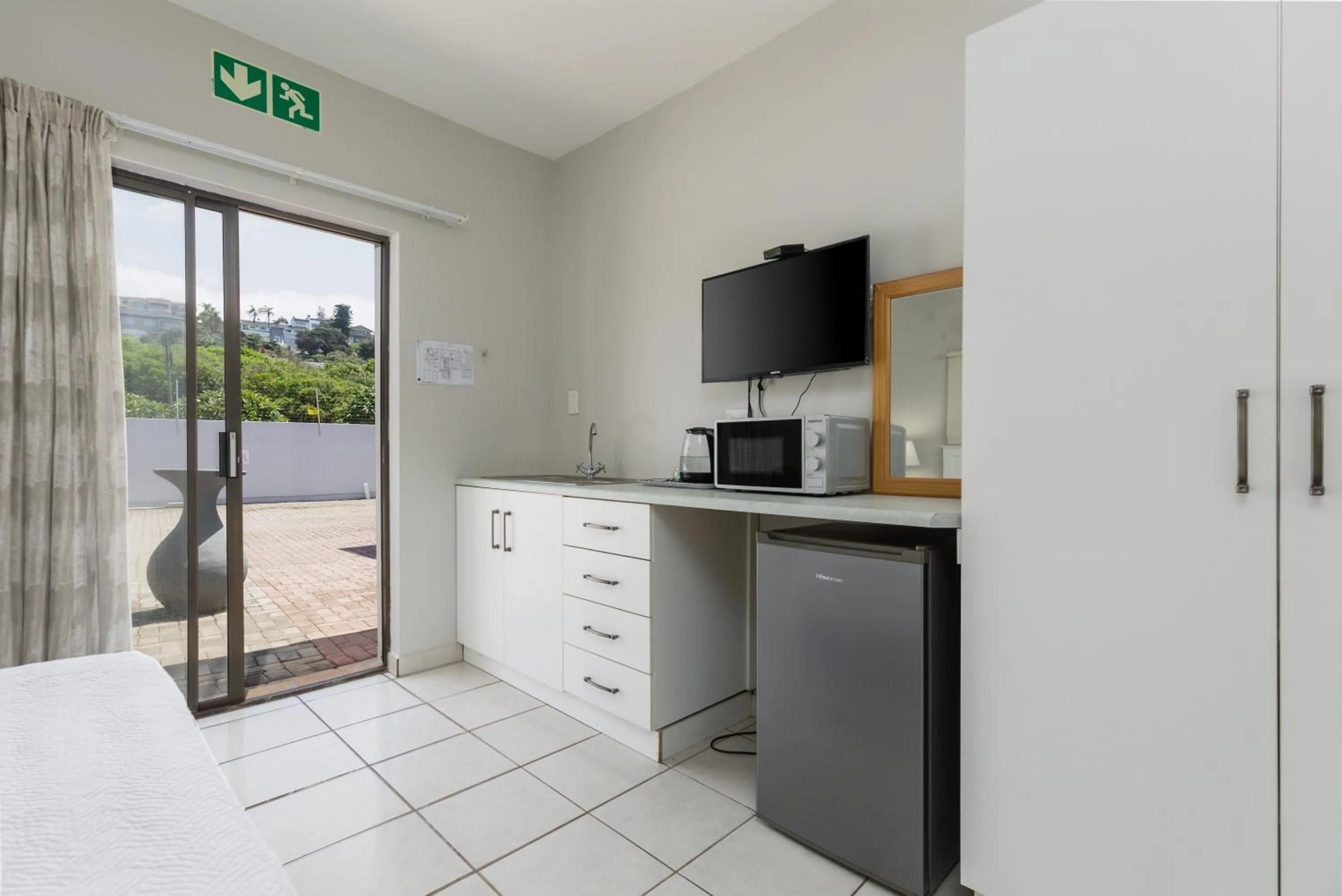 Kitchen or kitchenette in My Den Bed and Breakfast Pty Ltd