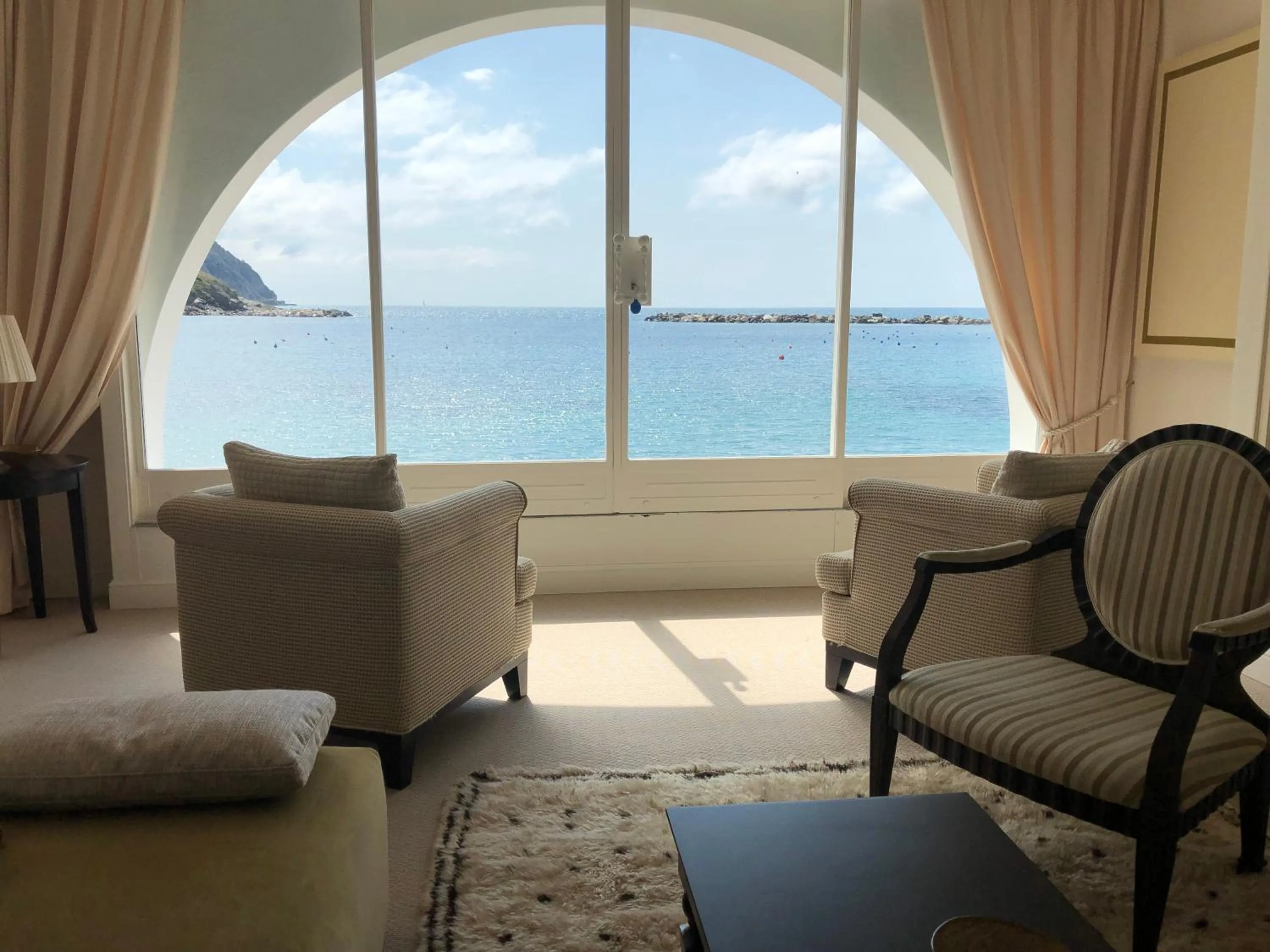 Communal lounge/ TV room in Hotel Miramare & Spa