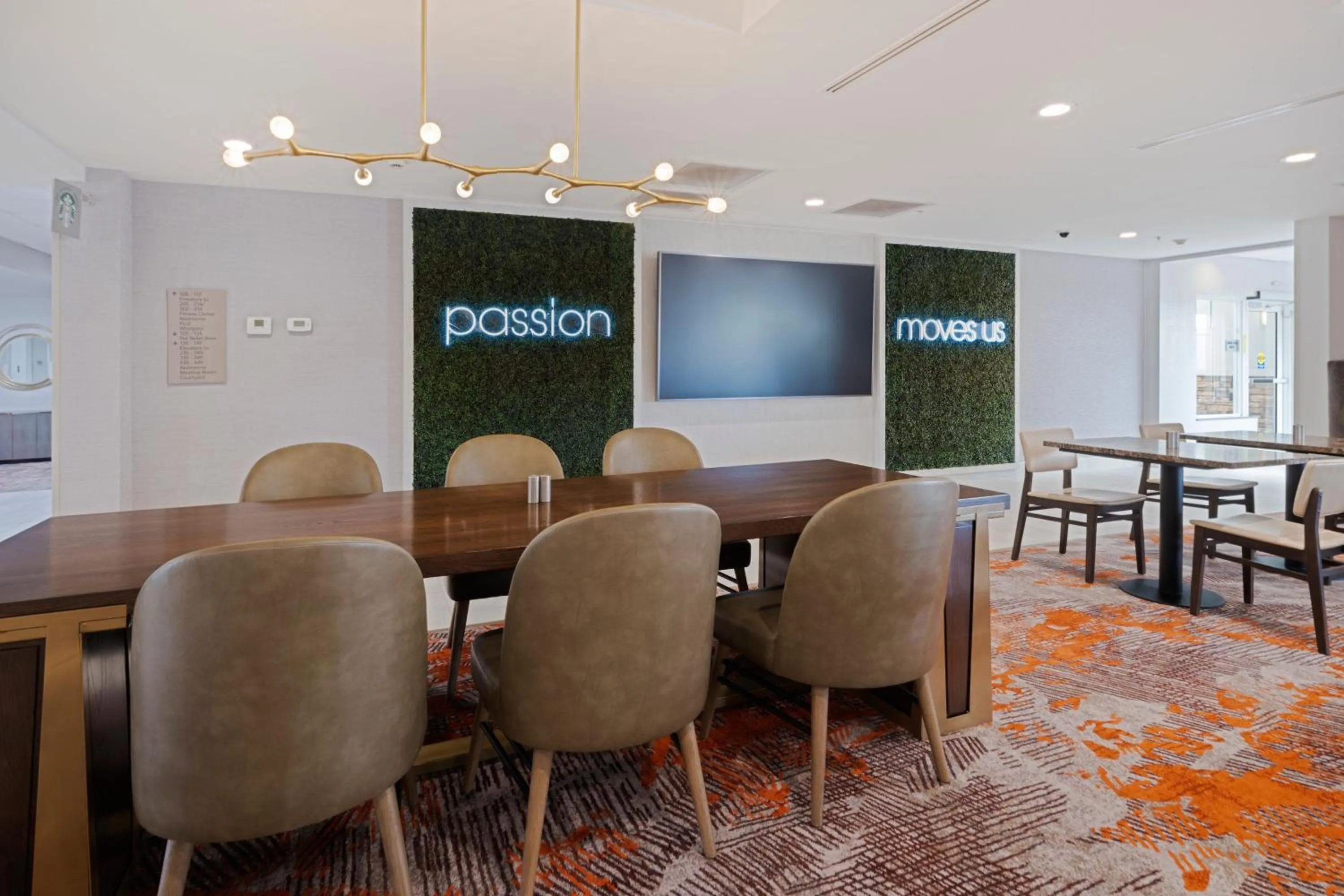 Restaurant/places to eat in Courtyard by Marriott Sarasota at University Town Center