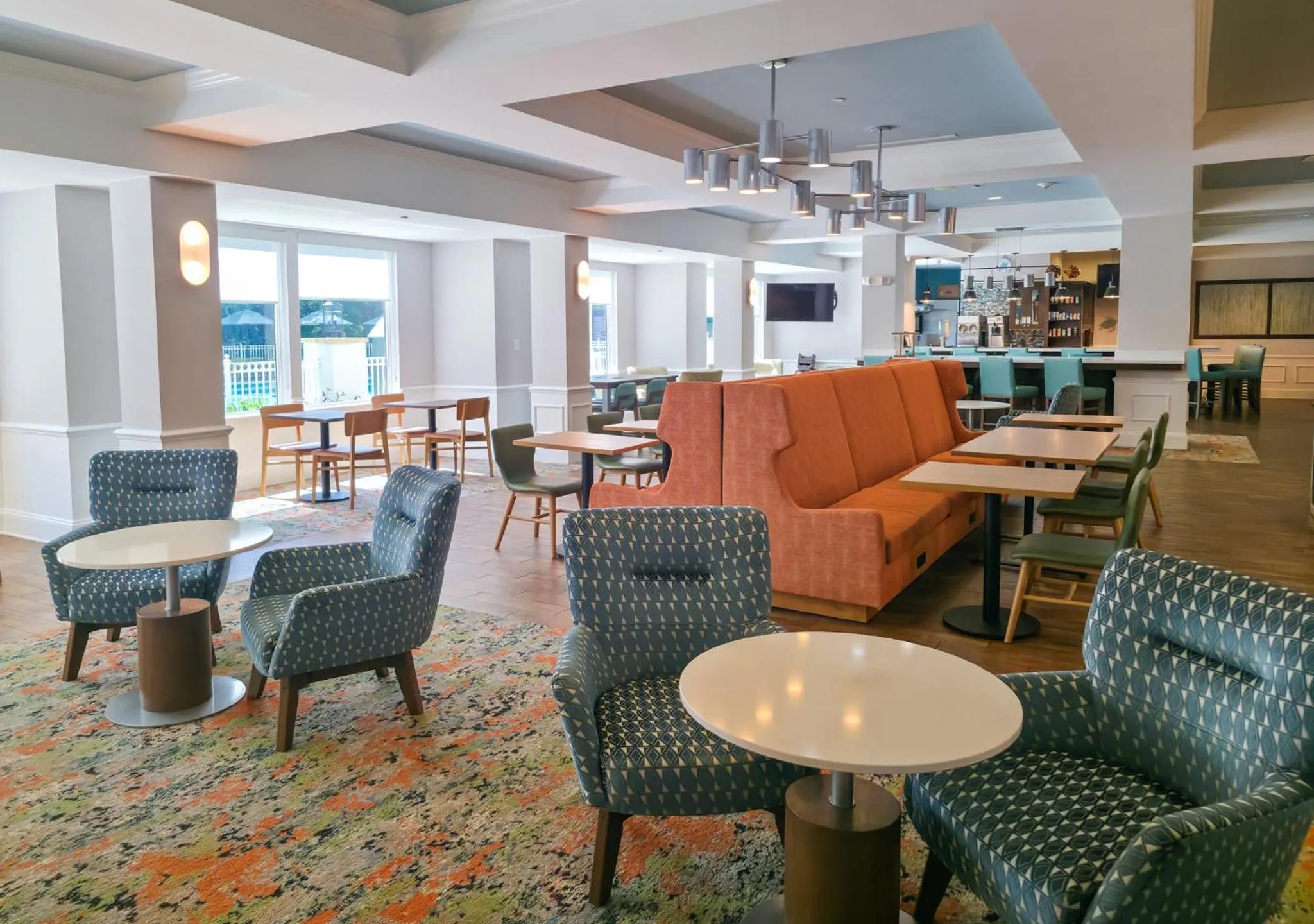 Lounge or bar in Hampton Inn & Suites Jekyll Island