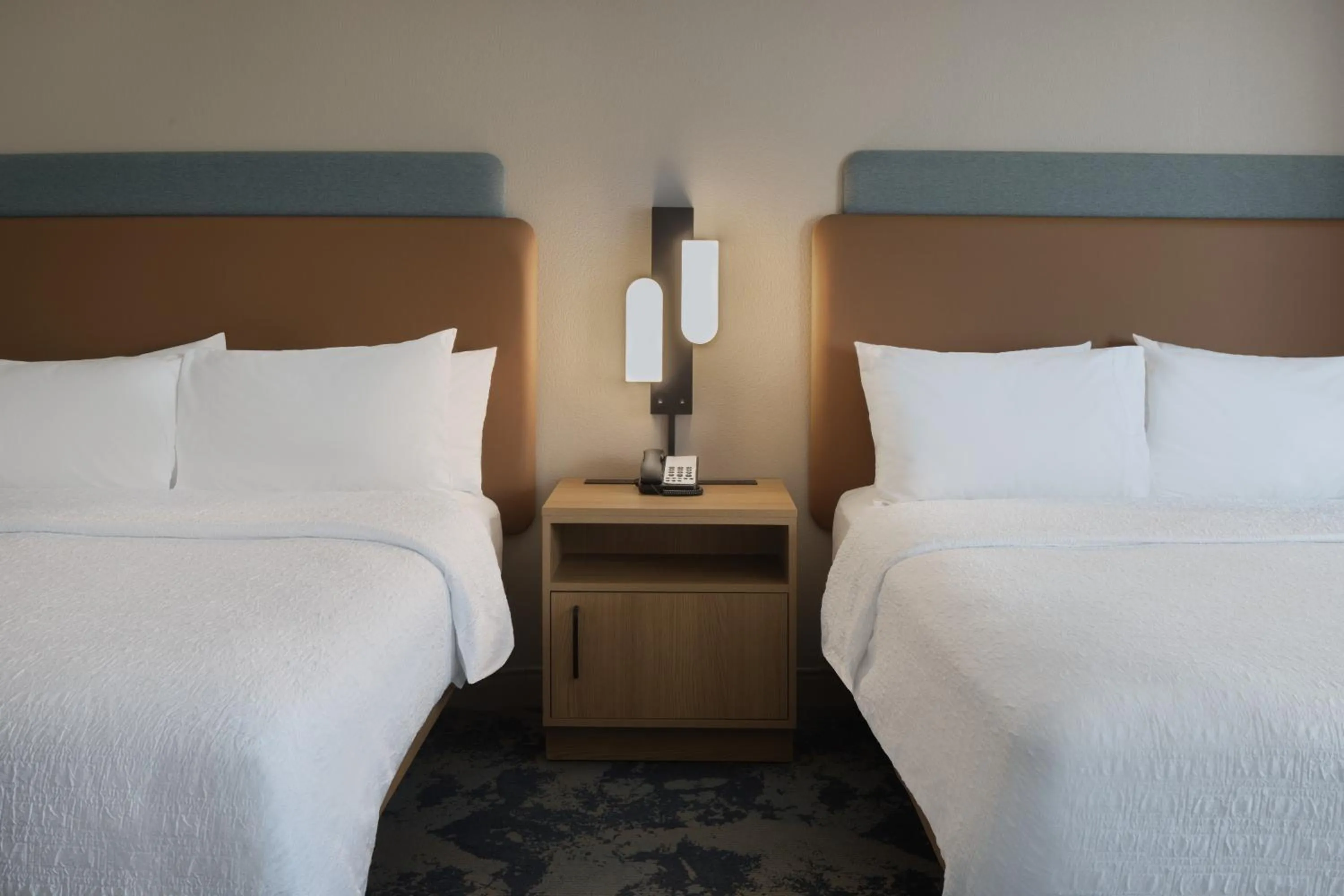 Bed in Hampton Inn & Suites Jekyll Island