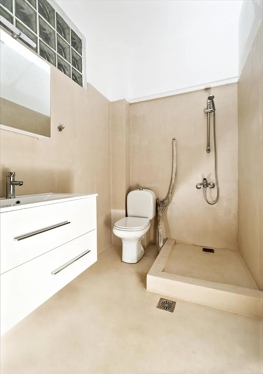 Shower in Sanidiamonds