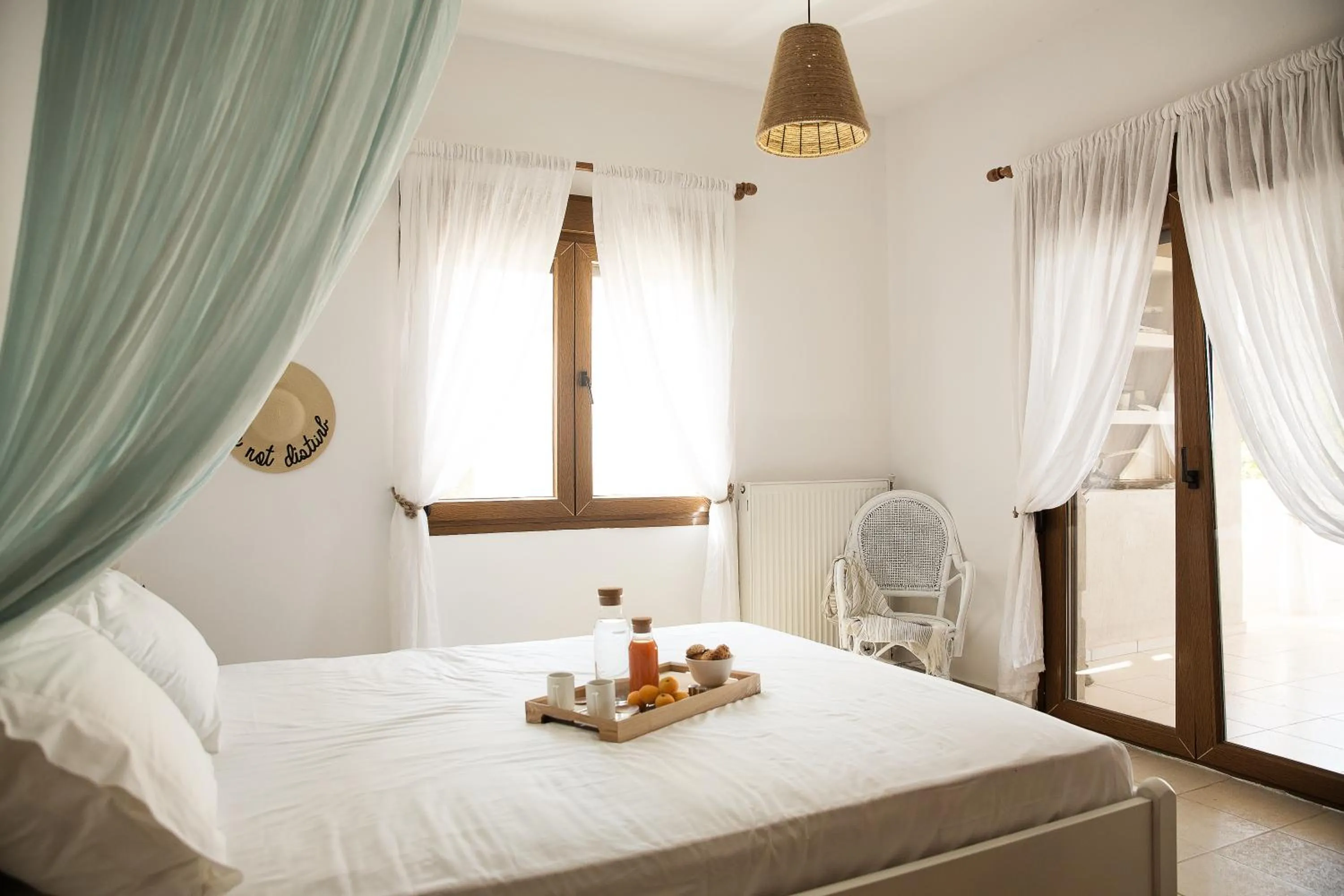 Bedroom, Bed in Sanidiamonds