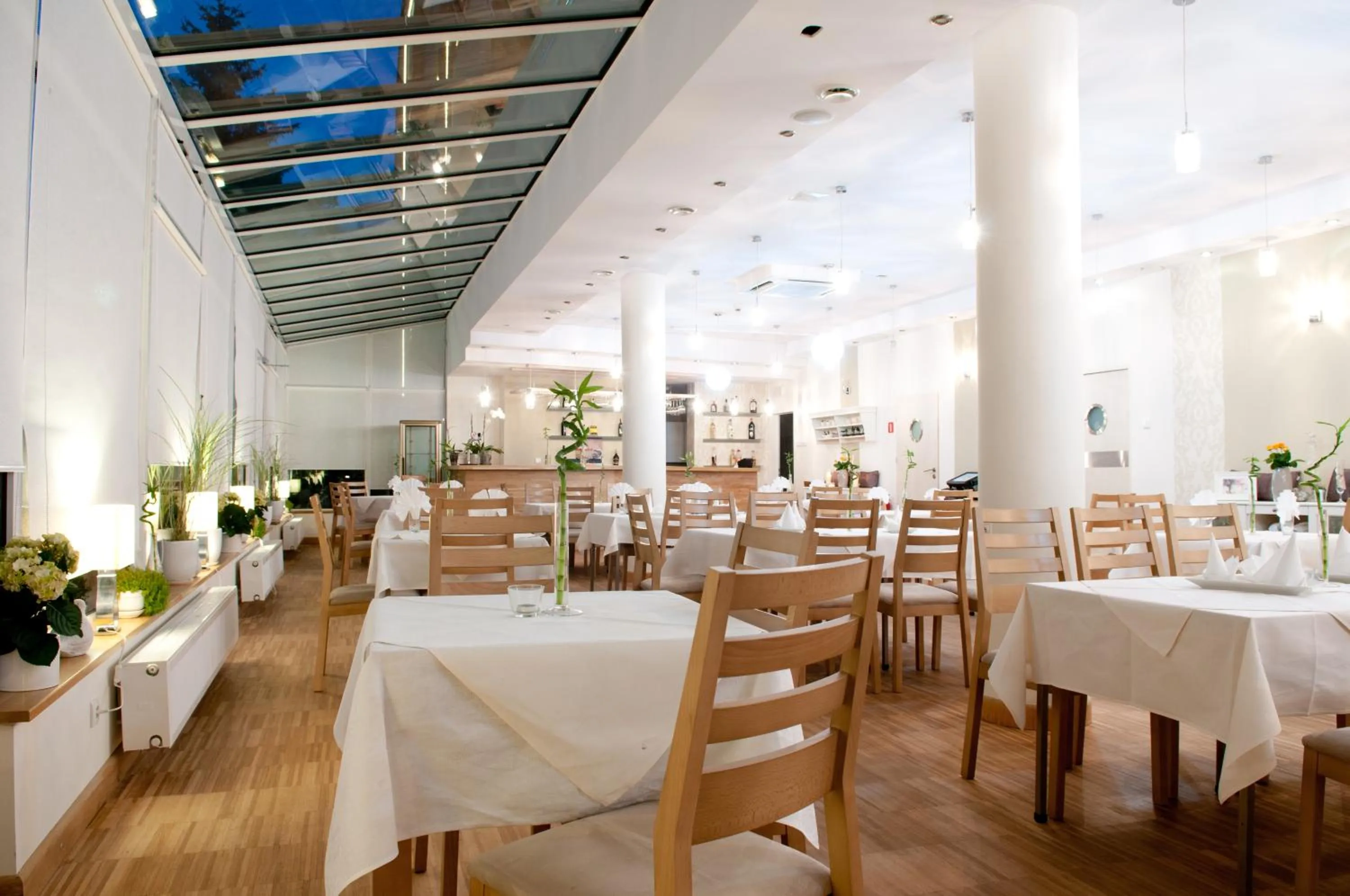 Restaurant/places to eat in Hotel Cieplice MEDI & SPA
