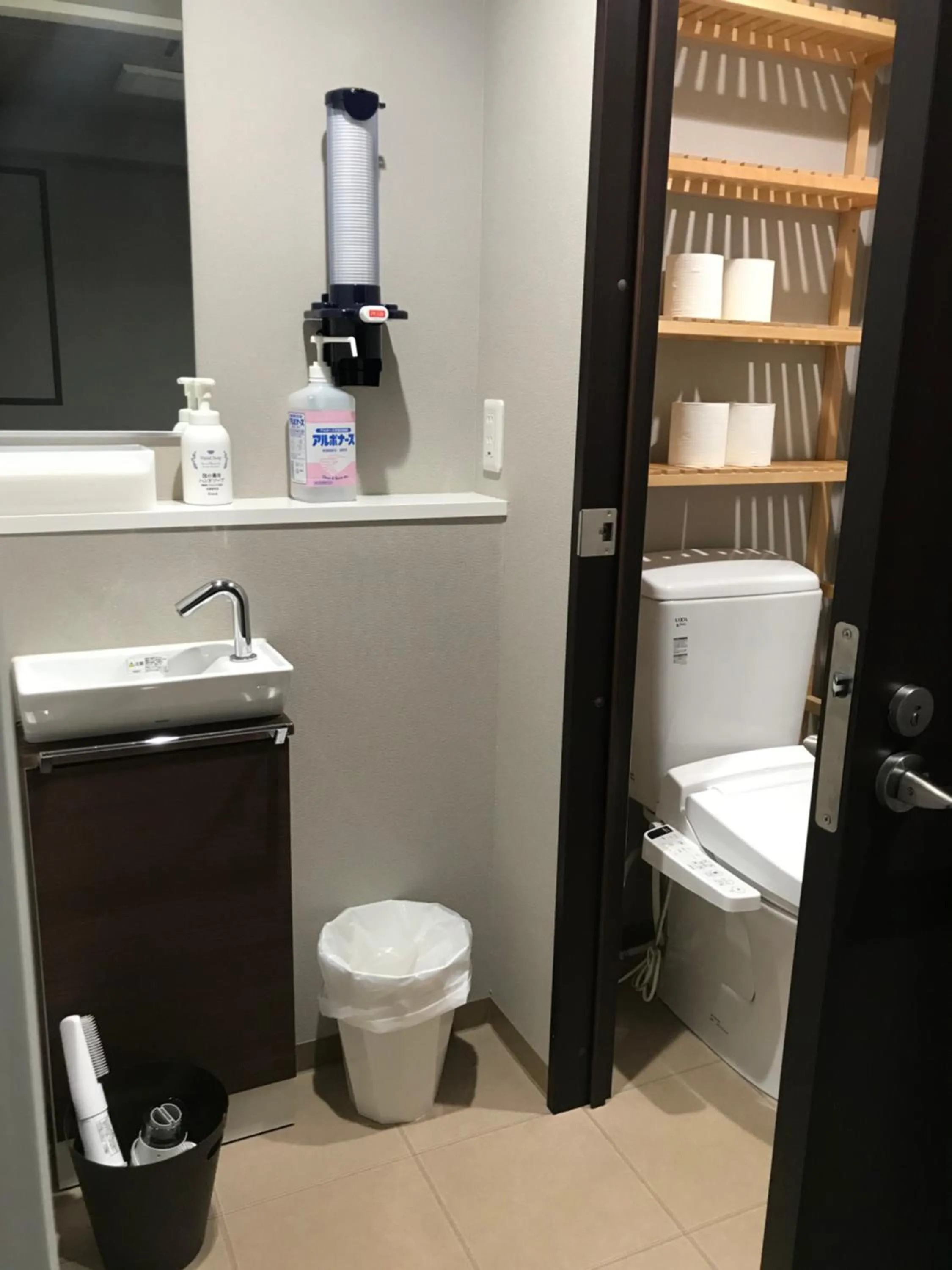 Toilet in Beagle Tokyo Hostel＆Apartments