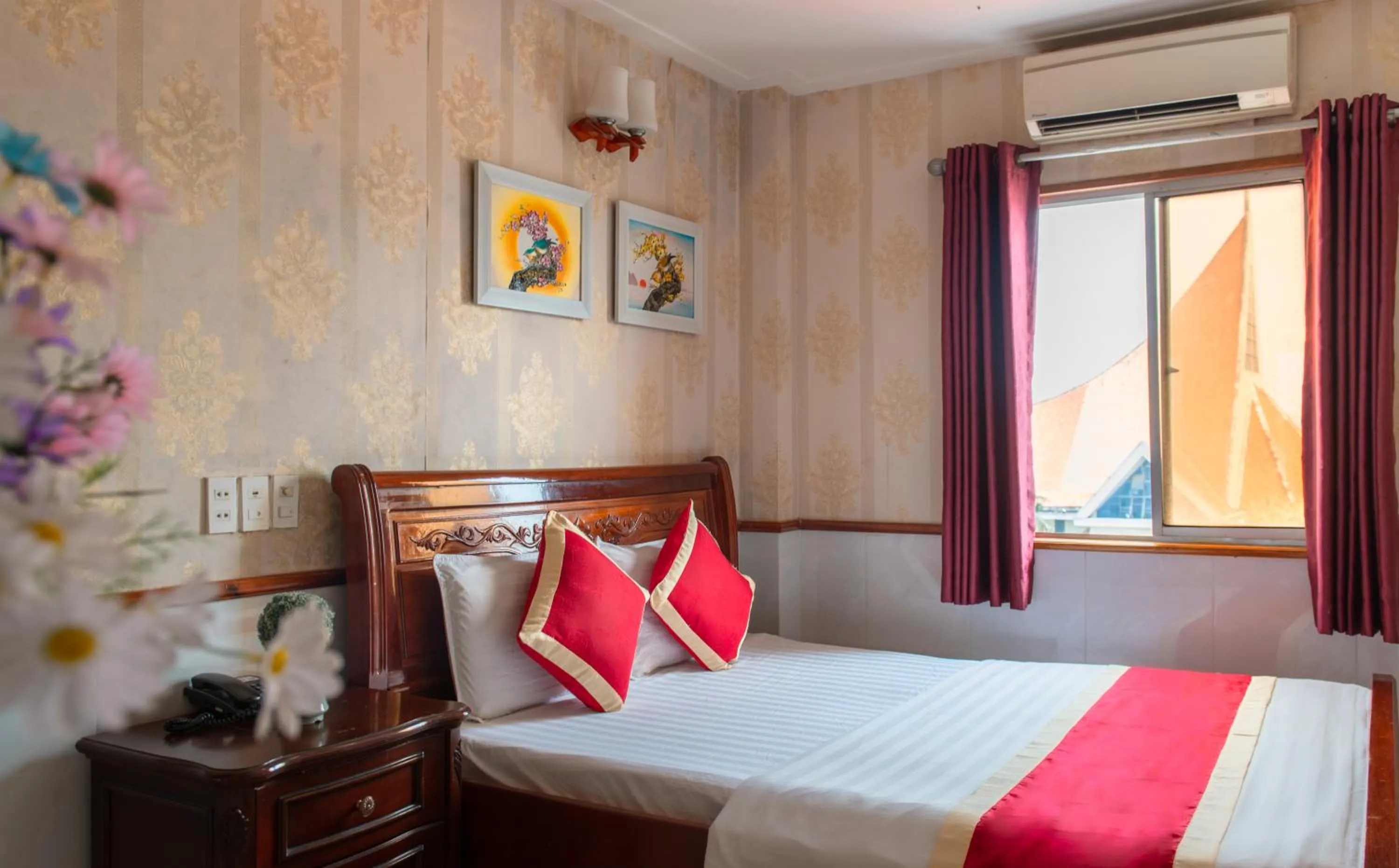 Bed in Hotel Nhu Y 2