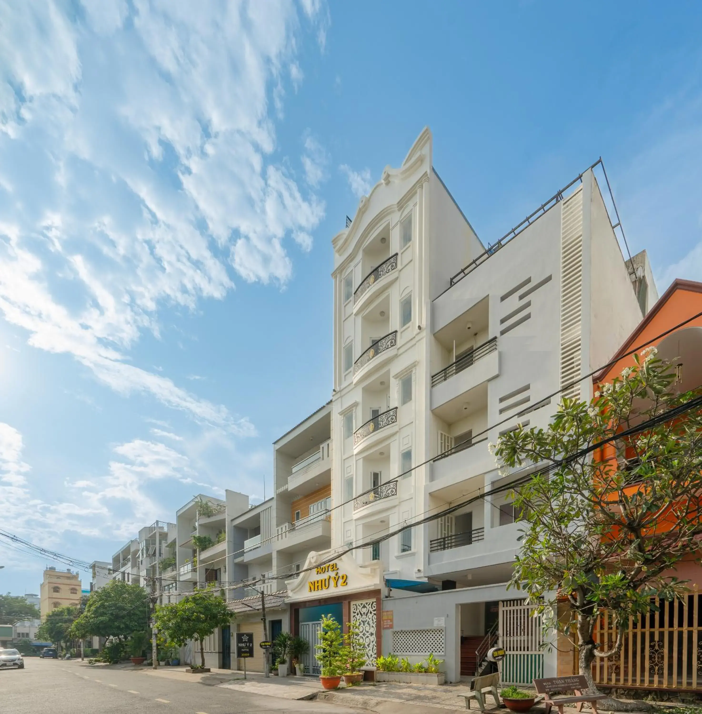 Facade/entrance in Hotel Nhu Y 2 Facade/entrance in Hotel Nhu Y 2