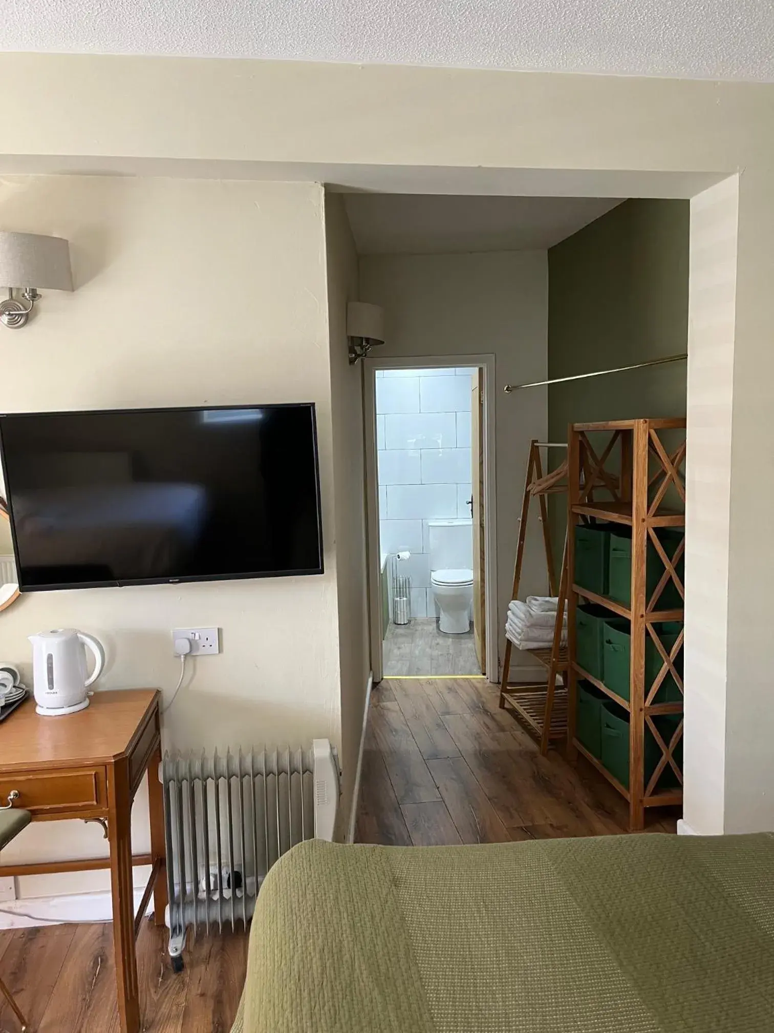 Bedroom, Bed in No: 1 The Esplanade Guest Accommodation. Bedroom, Bed in No: 1 The Esplanade Guest Accommodation.