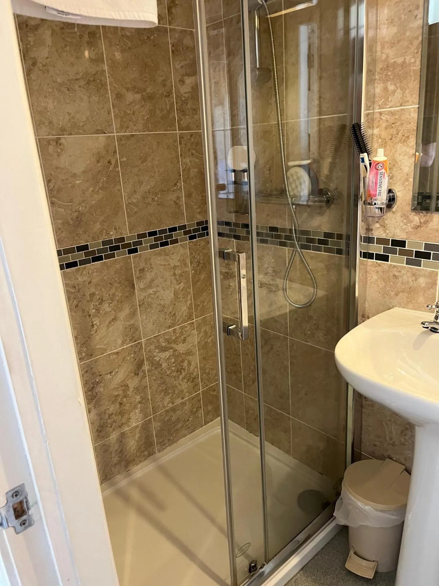 Bathroom in No: 1 The Esplanade Guest Accommodation.