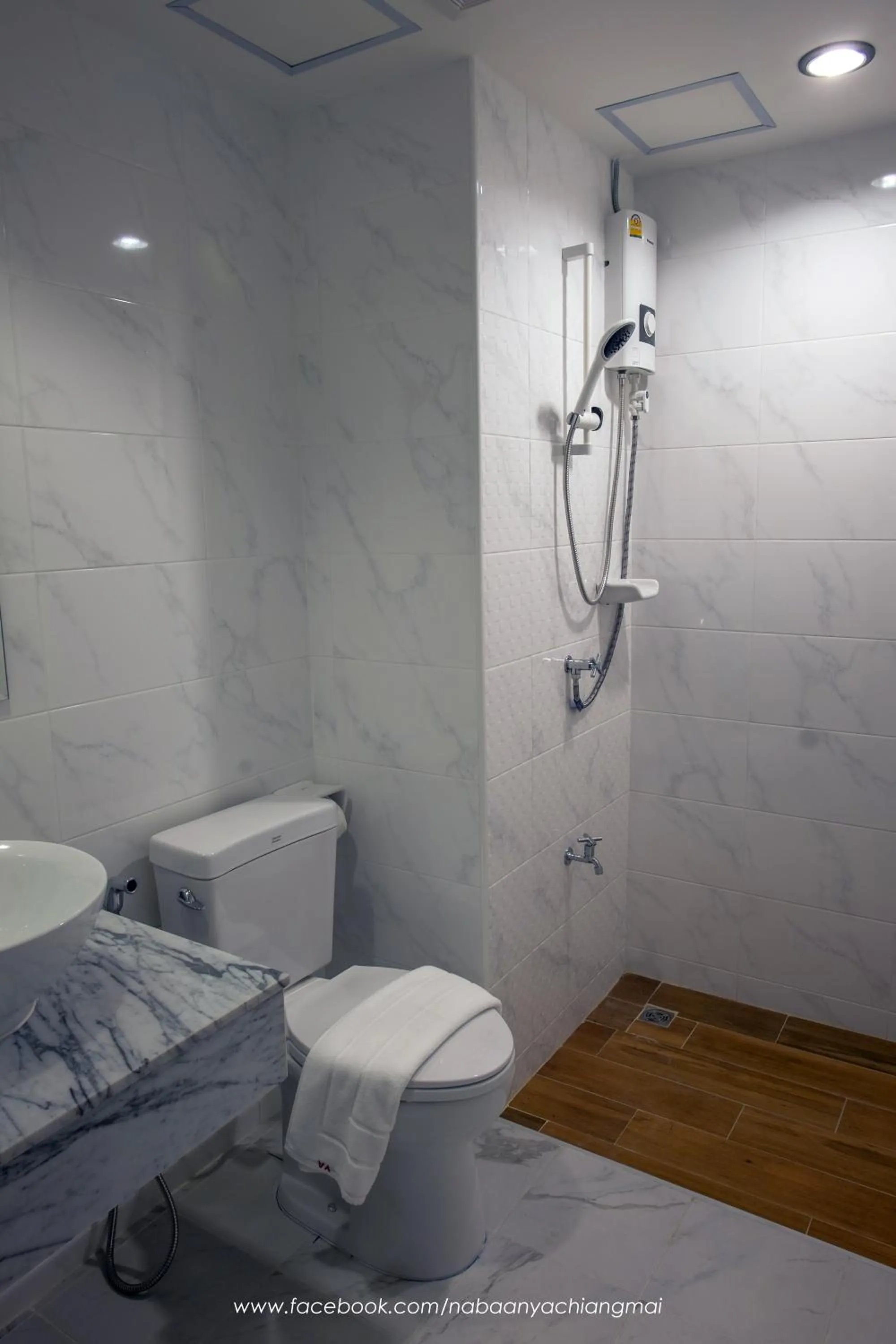 Toilet in Na BaanYa Chiang Mai