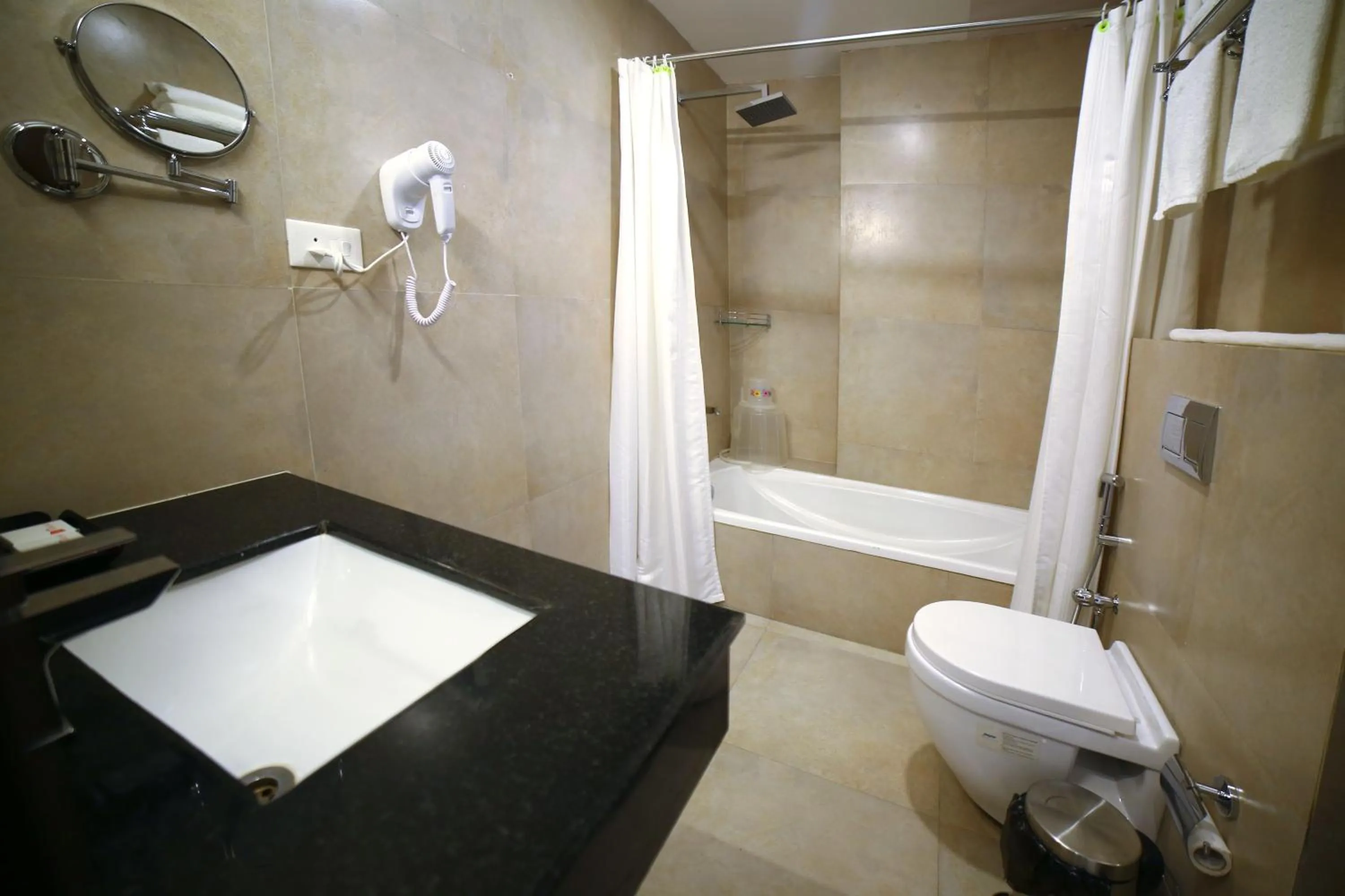 Hot Tub in Hotel Yamuna