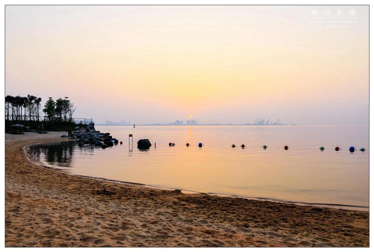 Beach in Fliport Wutong Hotel-Free Welcome Fruit & Near Exhibition Center