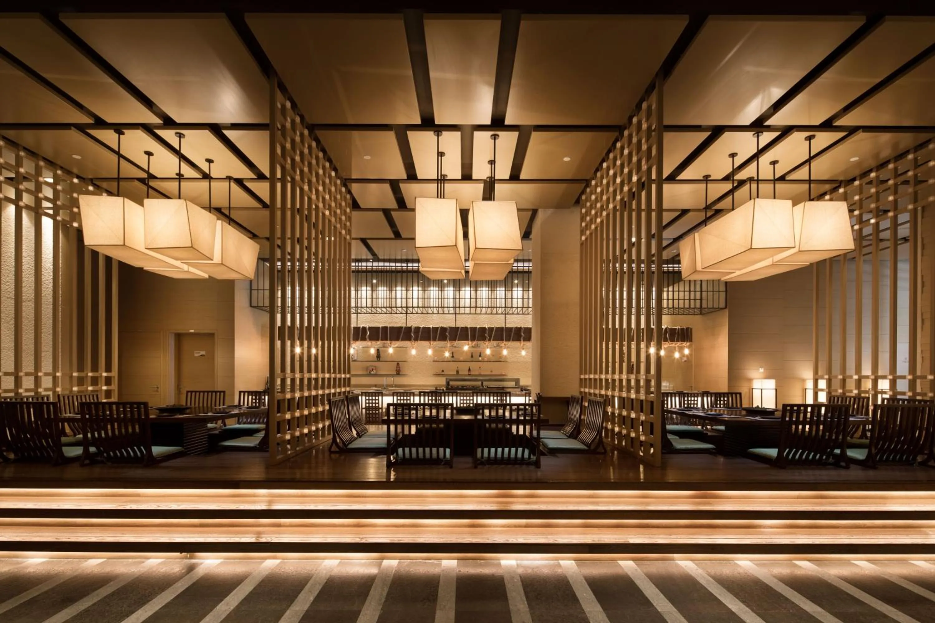 Restaurant/places to eat in Fliport Wutong Hotel-Free Welcome Fruit & Near Exhibition Center