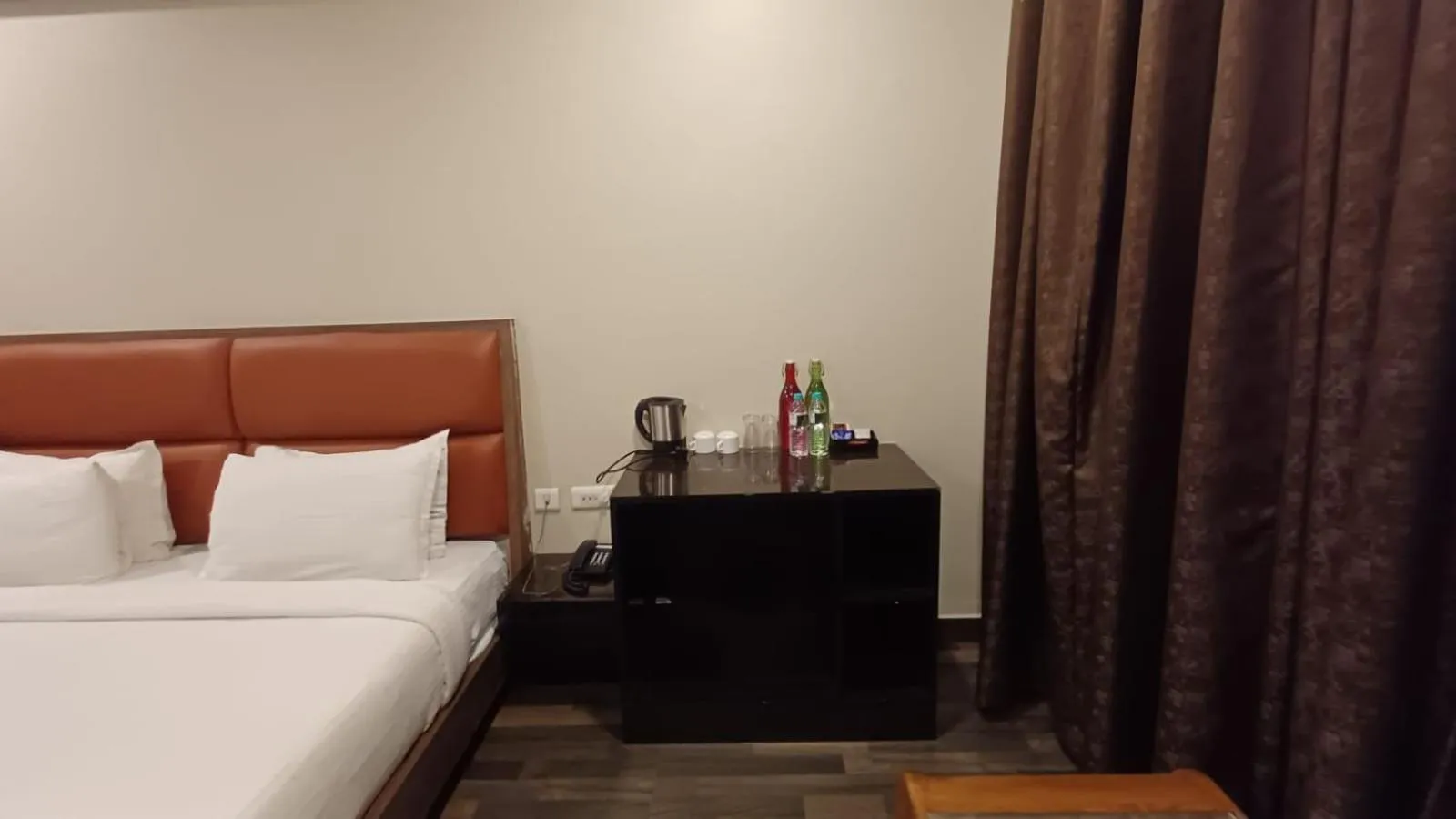 Coffee/tea facilities, Bed in Hotel Sriram JB Residency