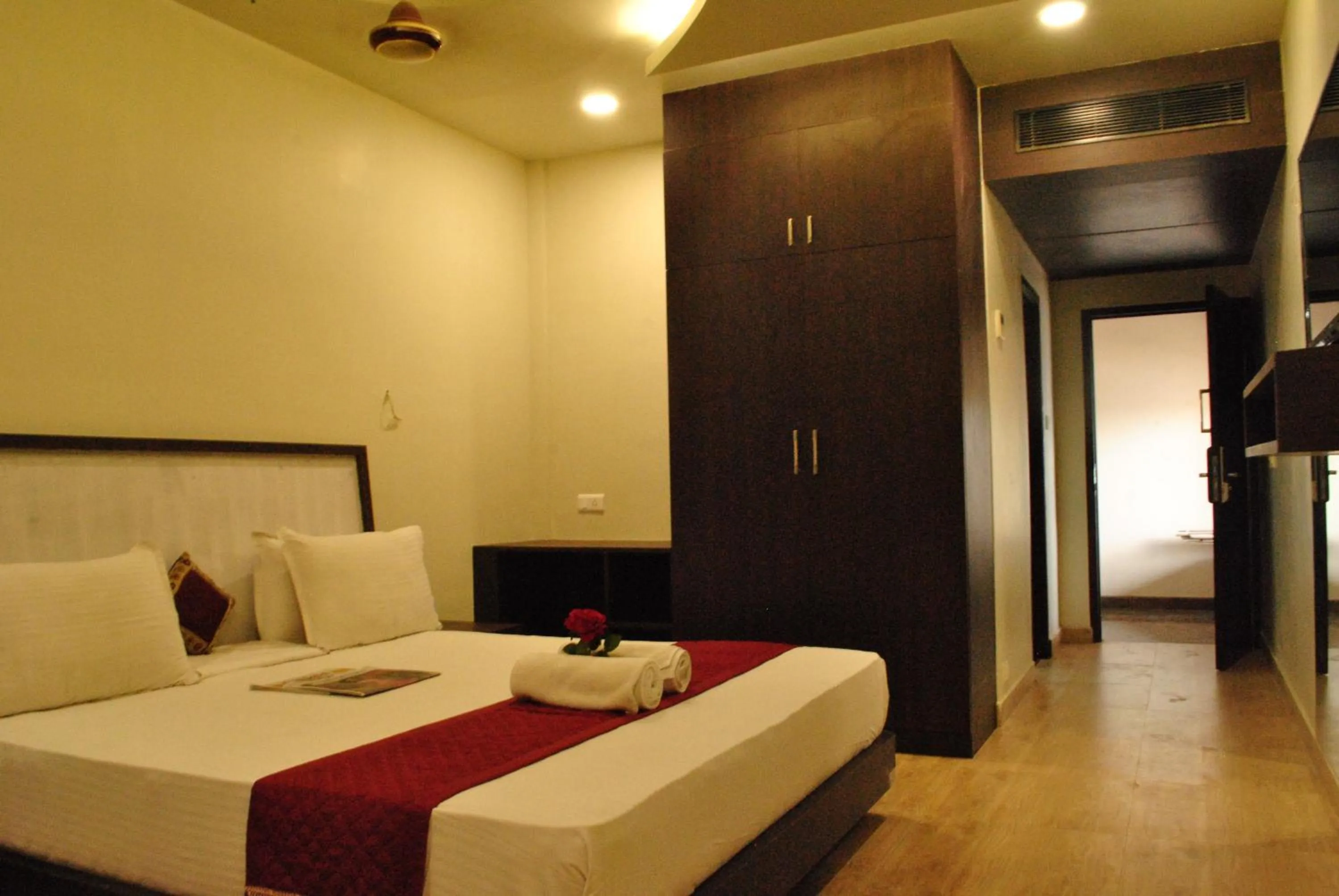 Bed in Hotel Sriram JB Residency