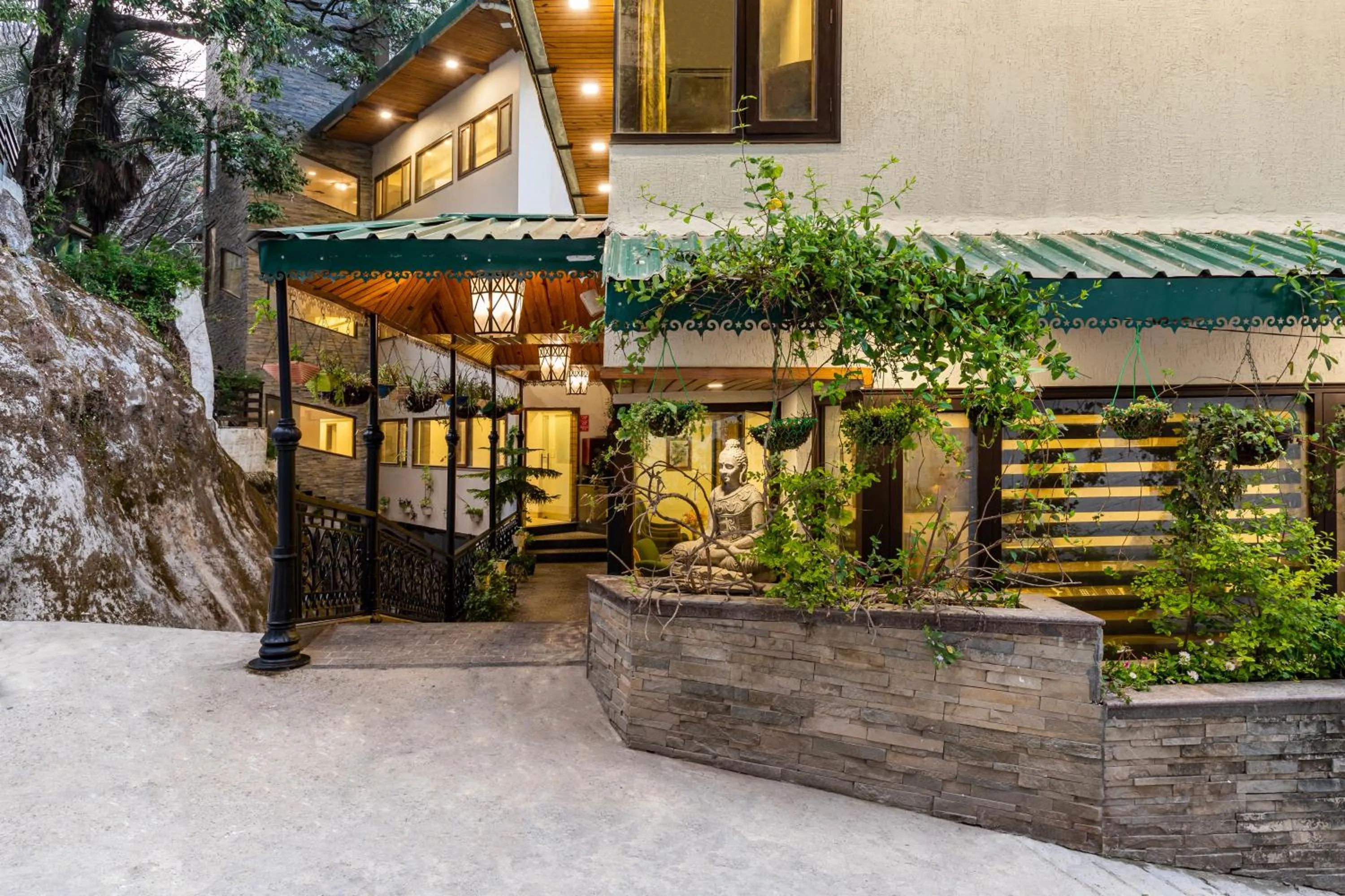 Facade/entrance in Country Inn Premier Pacific Mall Road Mussoorie