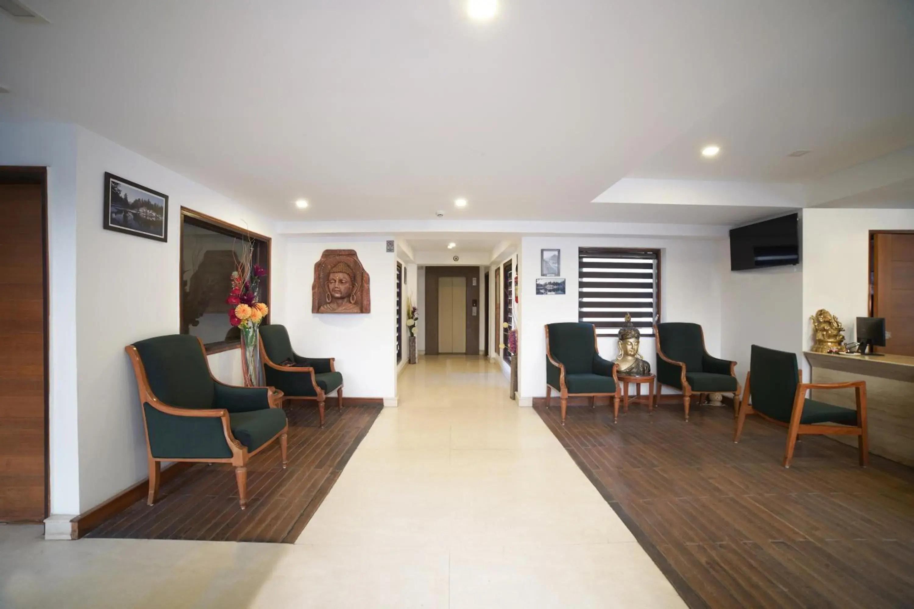 Lobby or reception in Country Inn Premier Pacific Mall Road Mussoorie Lobby or reception in Country Inn Premier Pacific Mall Road Mussoorie