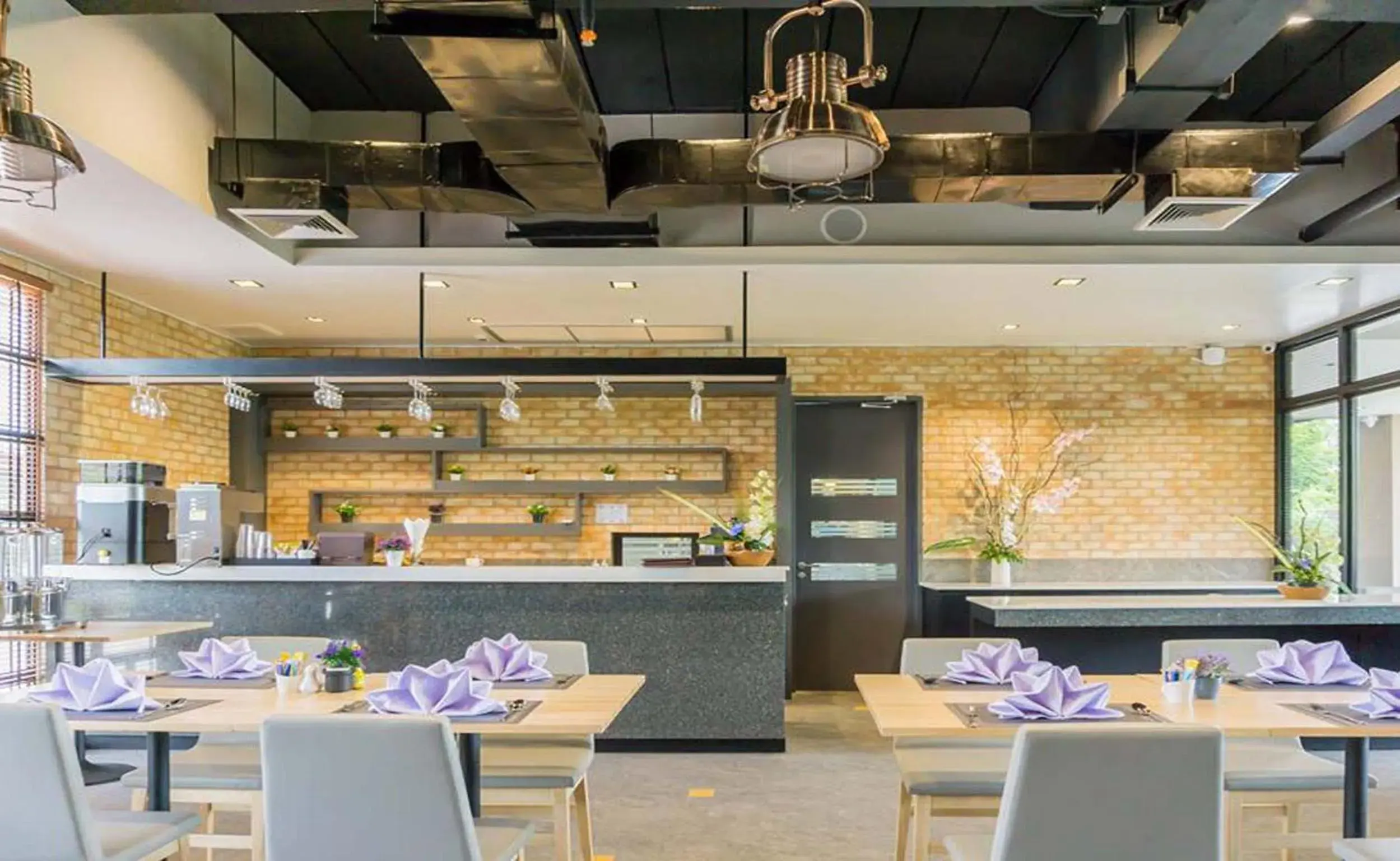 Restaurant/places to eat in Sorin hotel Restaurant/places to eat in Sorin hotel